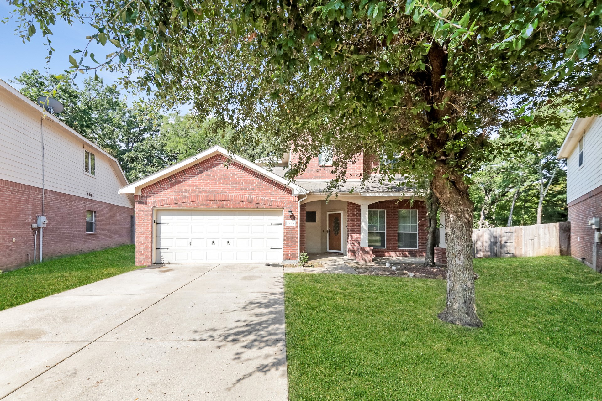 1906 Pin Oak Lane Dallas TX 75253