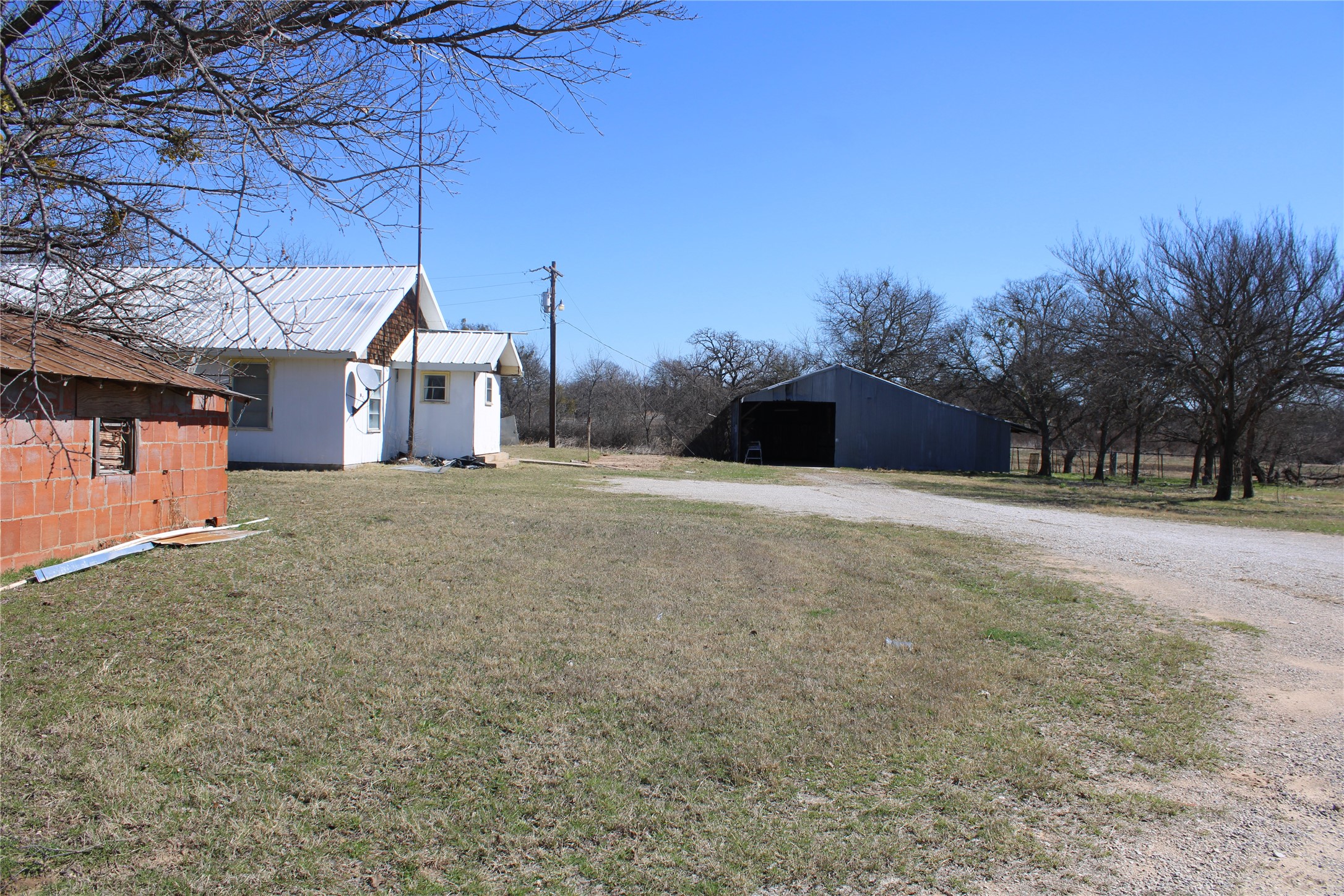 3020 Fm 2210 E Perrin TX 76486
