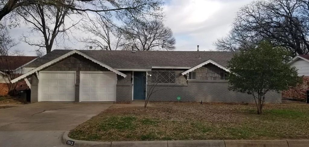 1913 Shelman Trail Fort Worth TX 76112