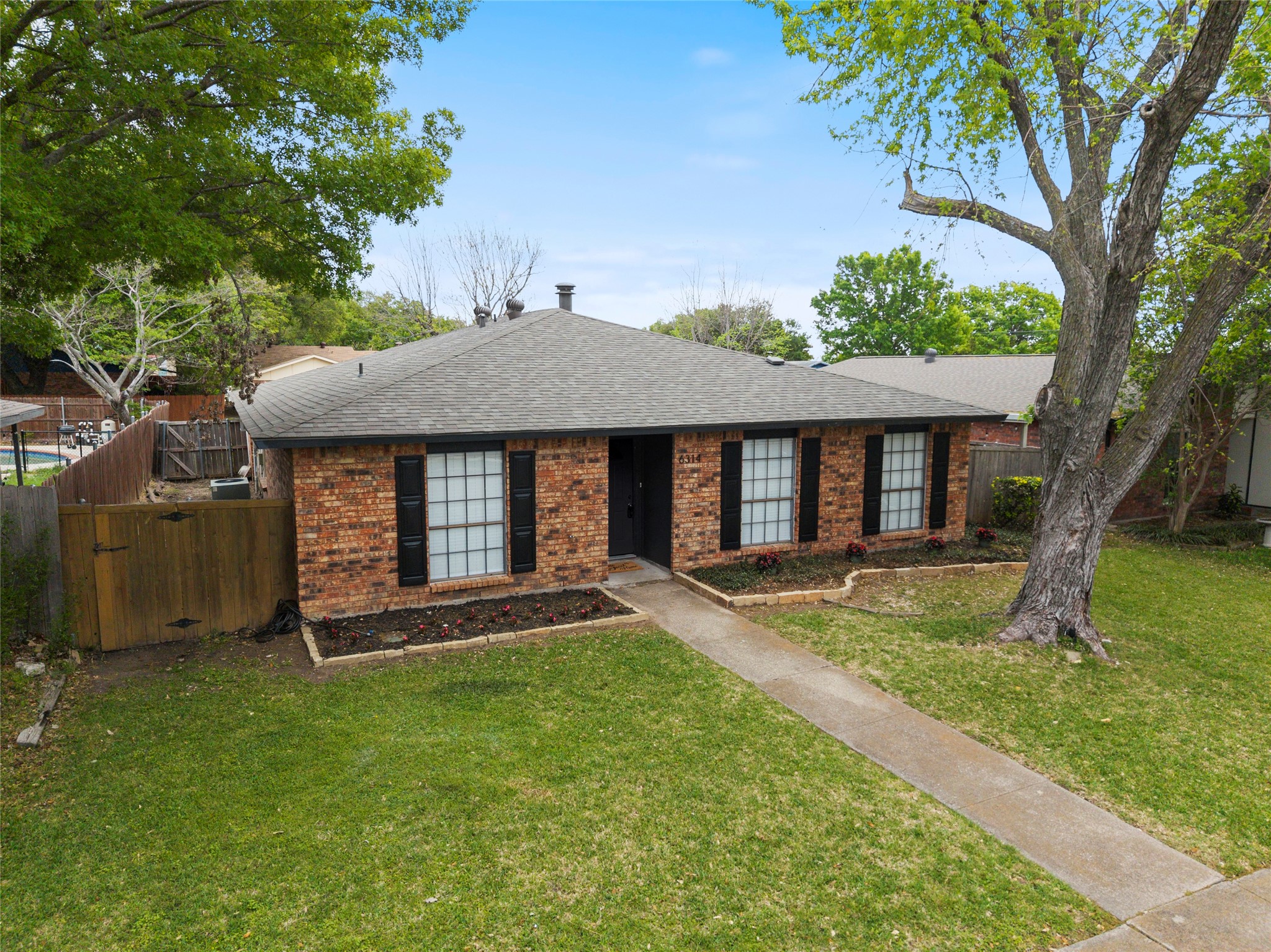 6314 Glenmoor Drive Garland TX 75043