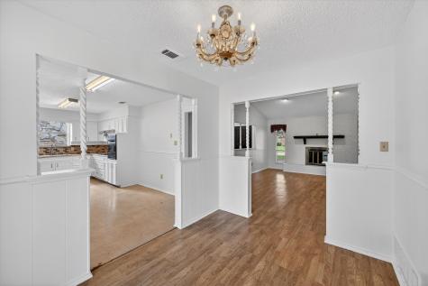 1607 Chisolm Trail Lewisville TX 75077