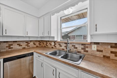 1607 Chisolm Trail Lewisville TX 75077