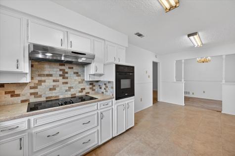 1607 Chisolm Trail Lewisville TX 75077
