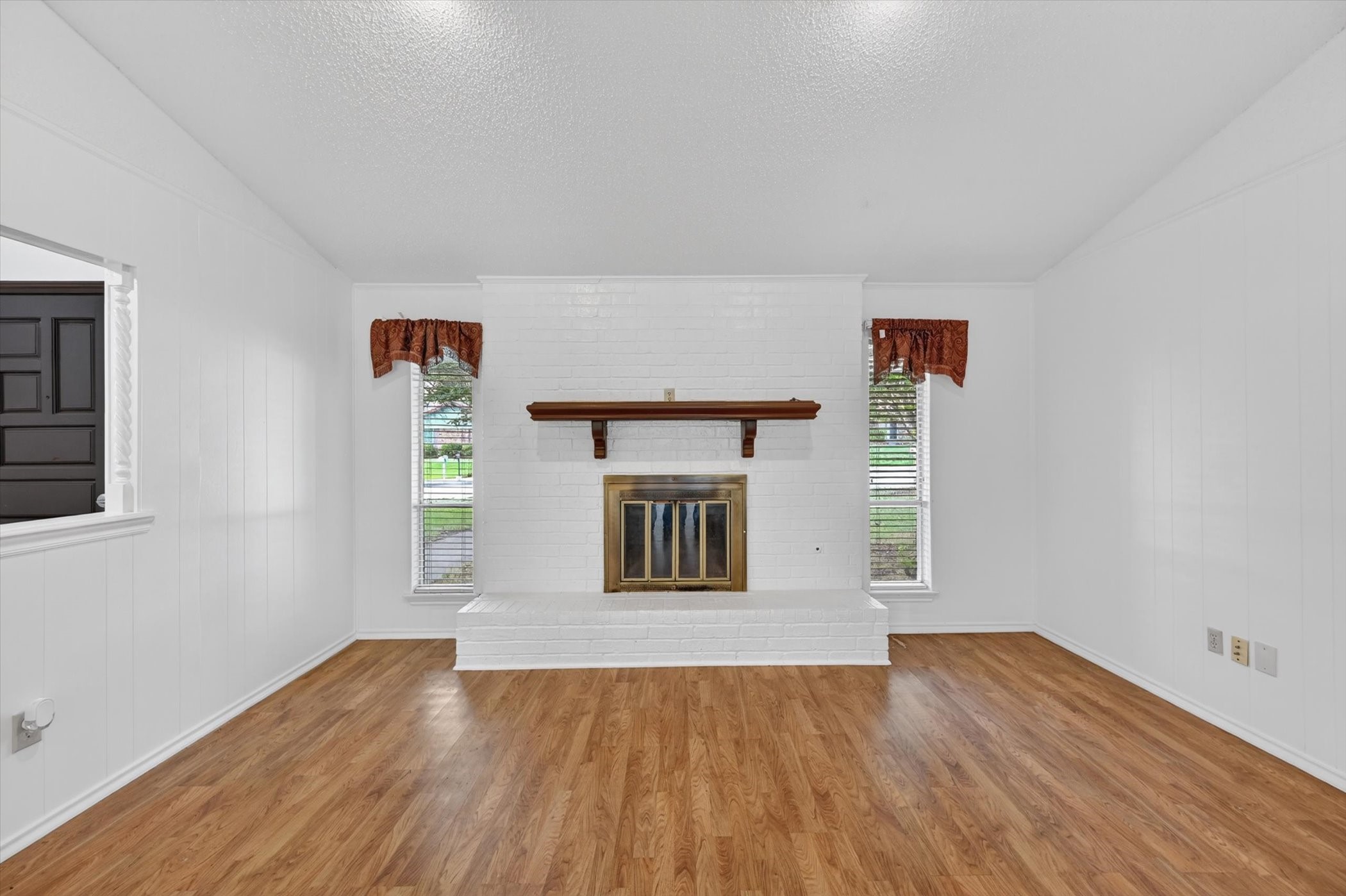1607 Chisolm Trail Lewisville TX 75077