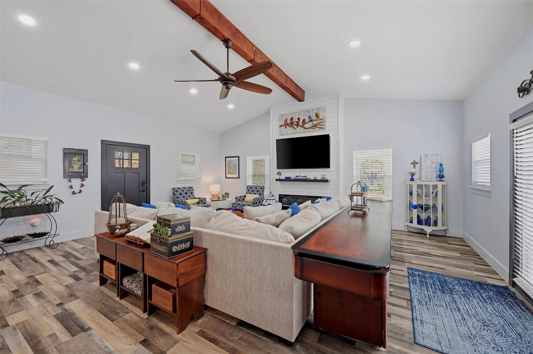 121 Kiowa Drive W Lake Kiowa TX 76240