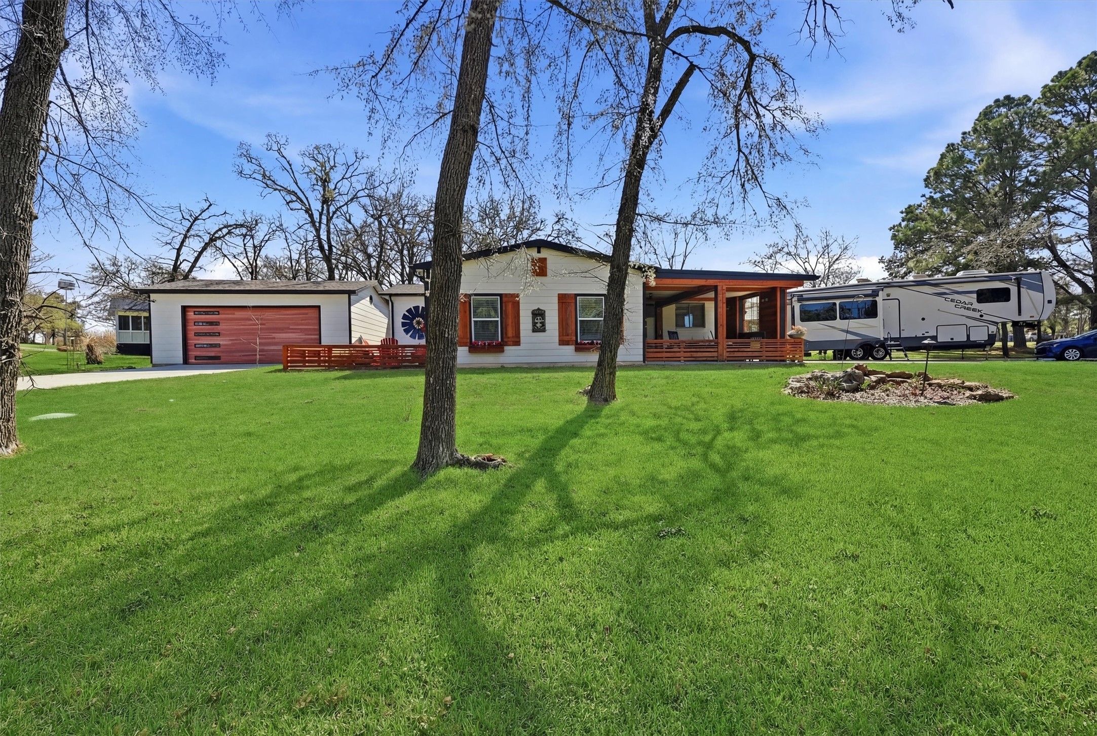 121 Kiowa Drive W Lake Kiowa TX 76240