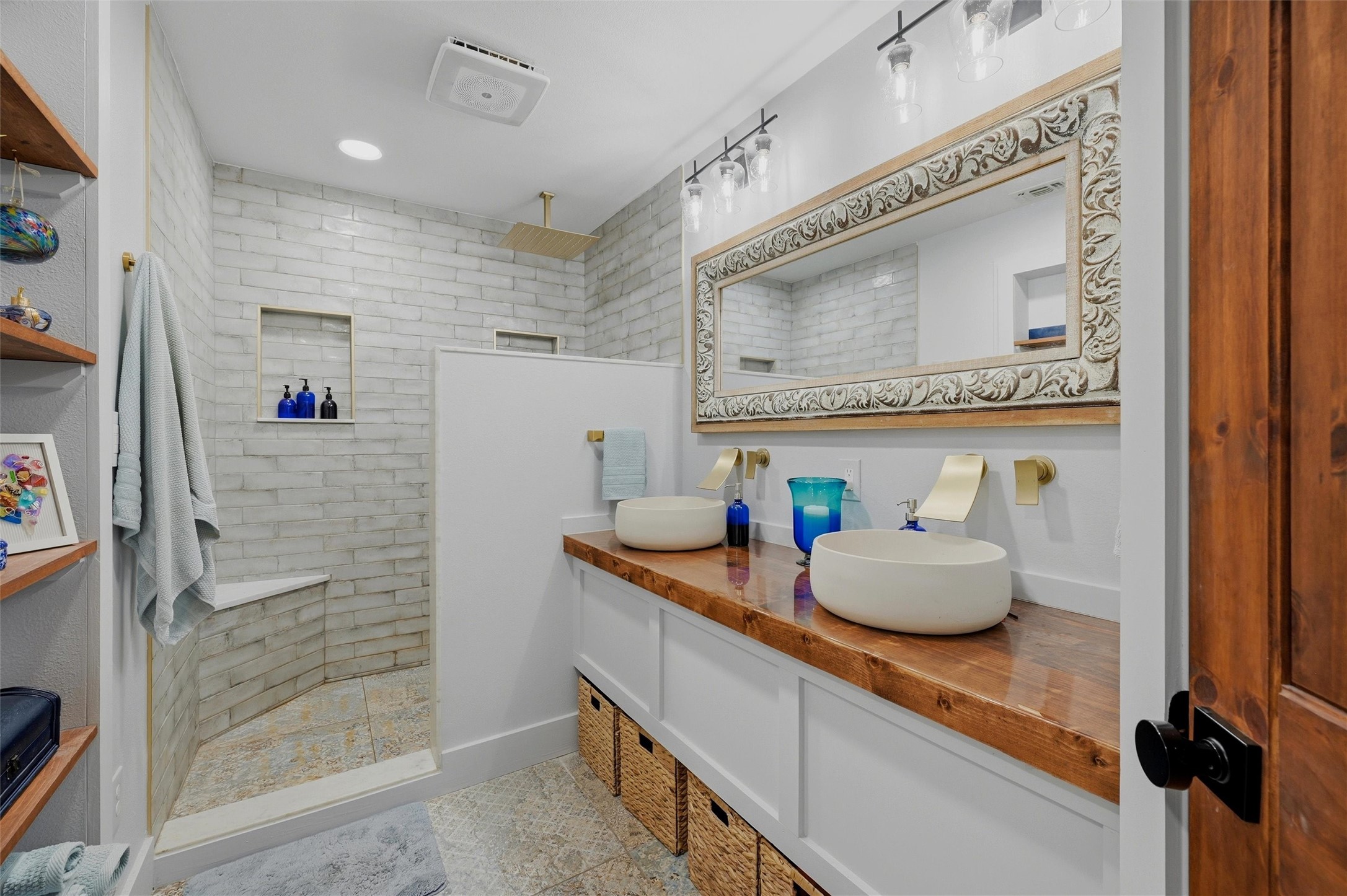 121 Kiowa Drive W Lake Kiowa TX 76240