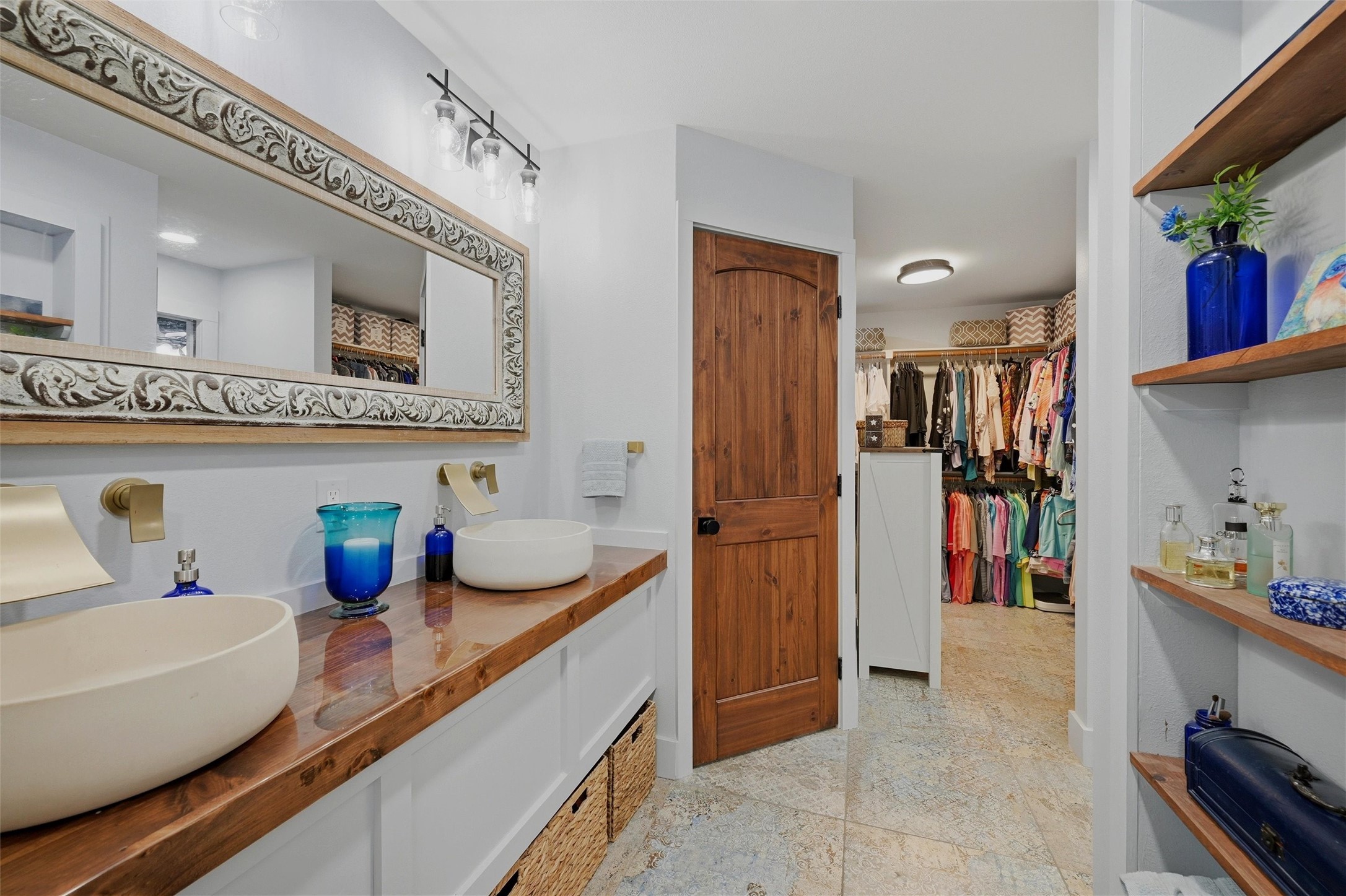 121 Kiowa Drive W Lake Kiowa TX 76240