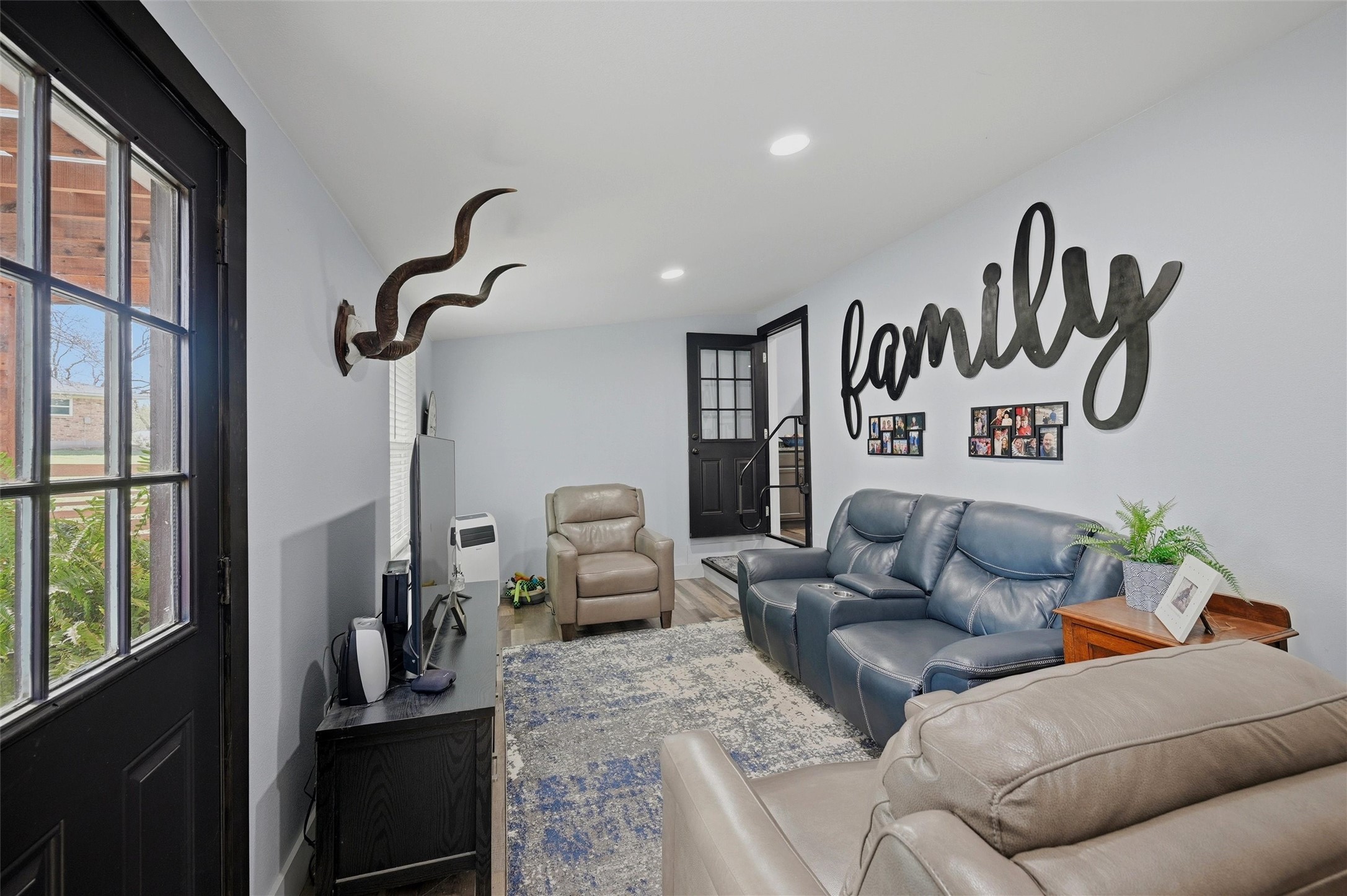 121 Kiowa Drive W Lake Kiowa TX 76240