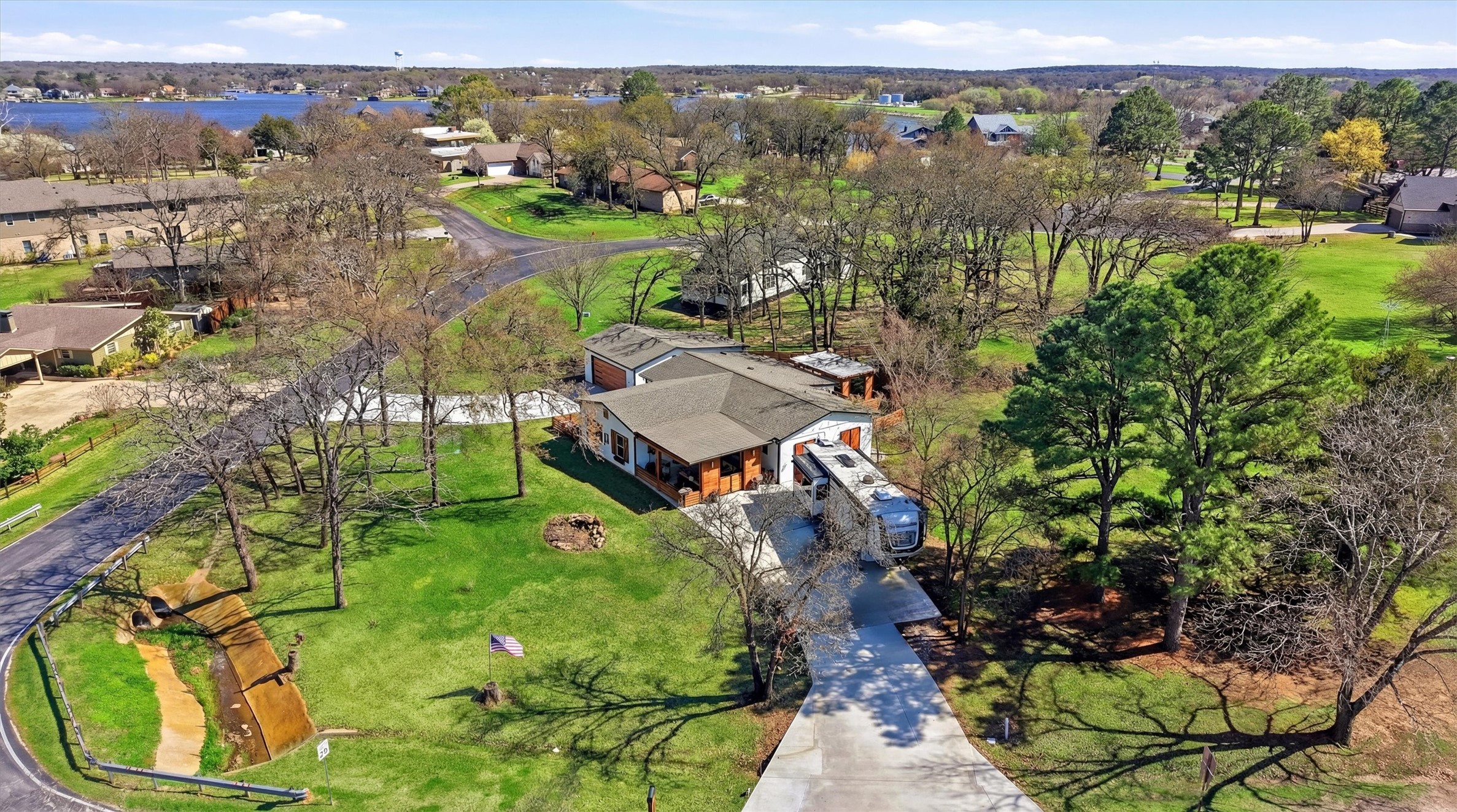 121 Kiowa Drive W Lake Kiowa TX 76240