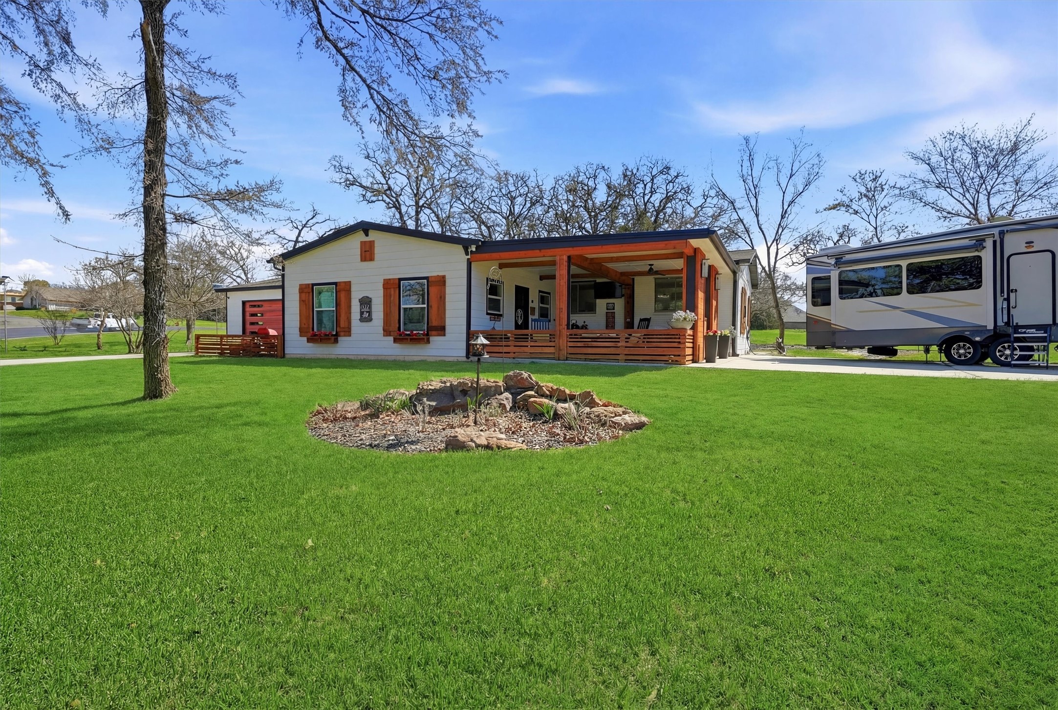 121 Kiowa Drive W Lake Kiowa TX 76240