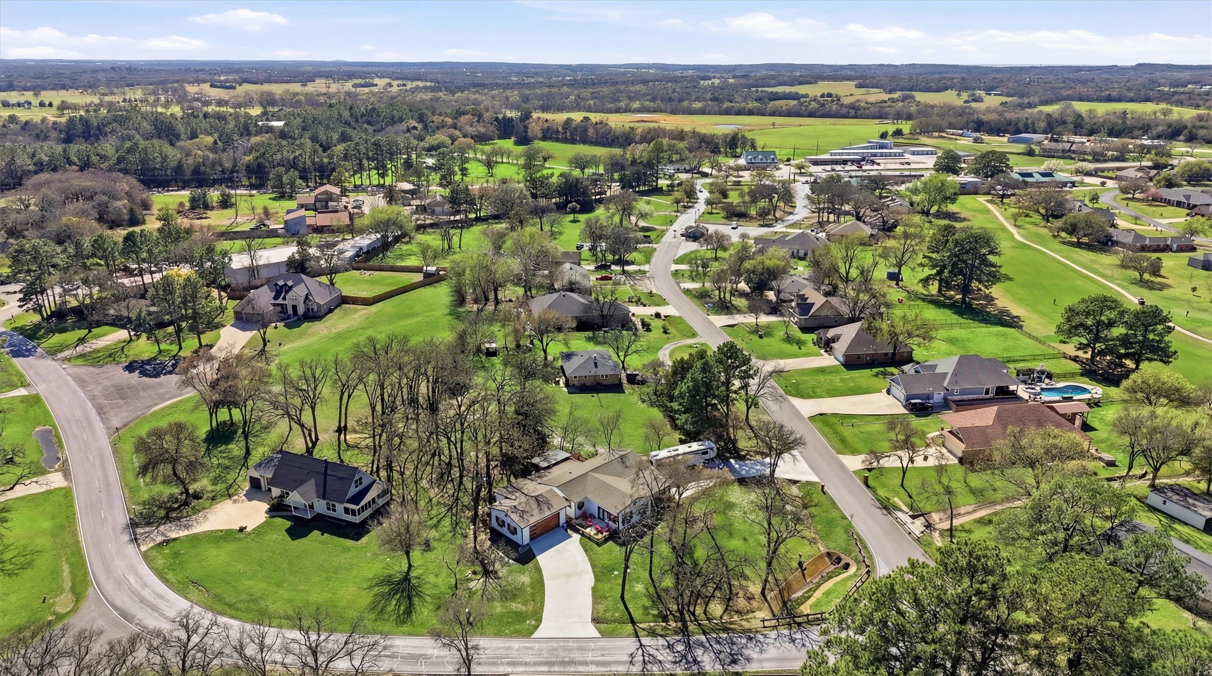 121 Kiowa Drive W Lake Kiowa TX 76240