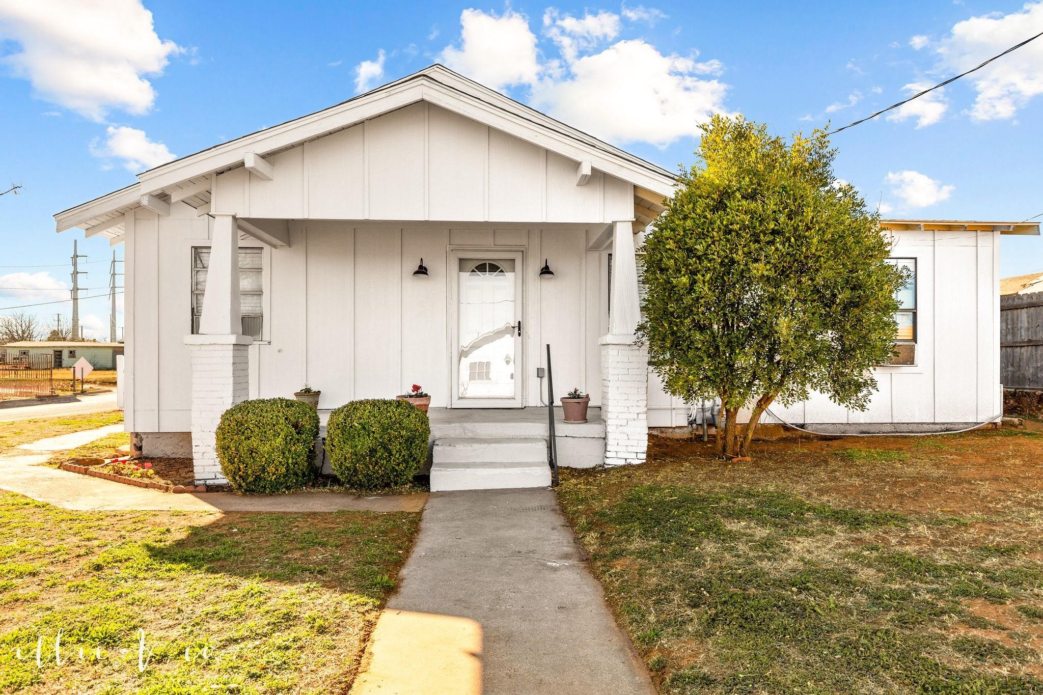 714 Sam Houston Street Sweetwater TX 79556