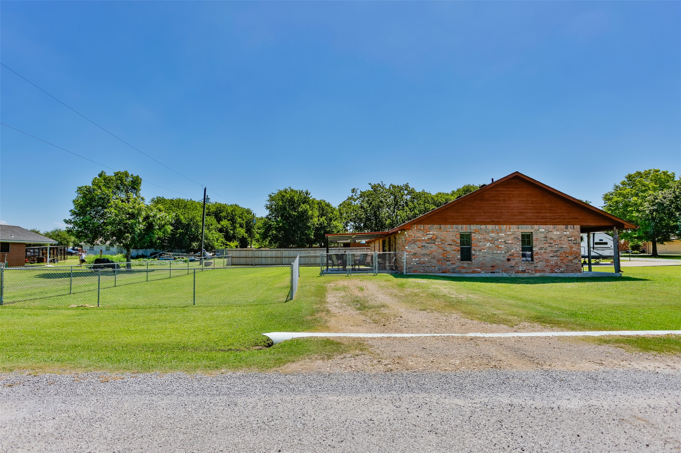291 Old Spanish Trail Valley View TX 76272