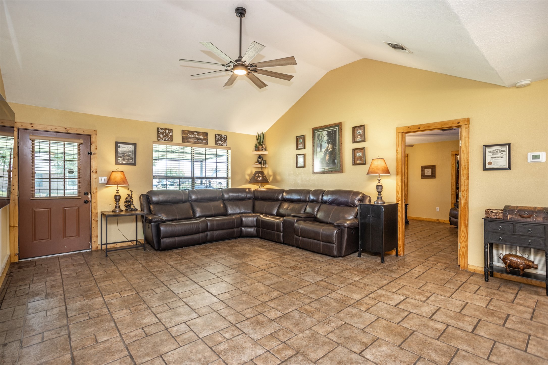 291 Old Spanish Trail Valley View TX 76272