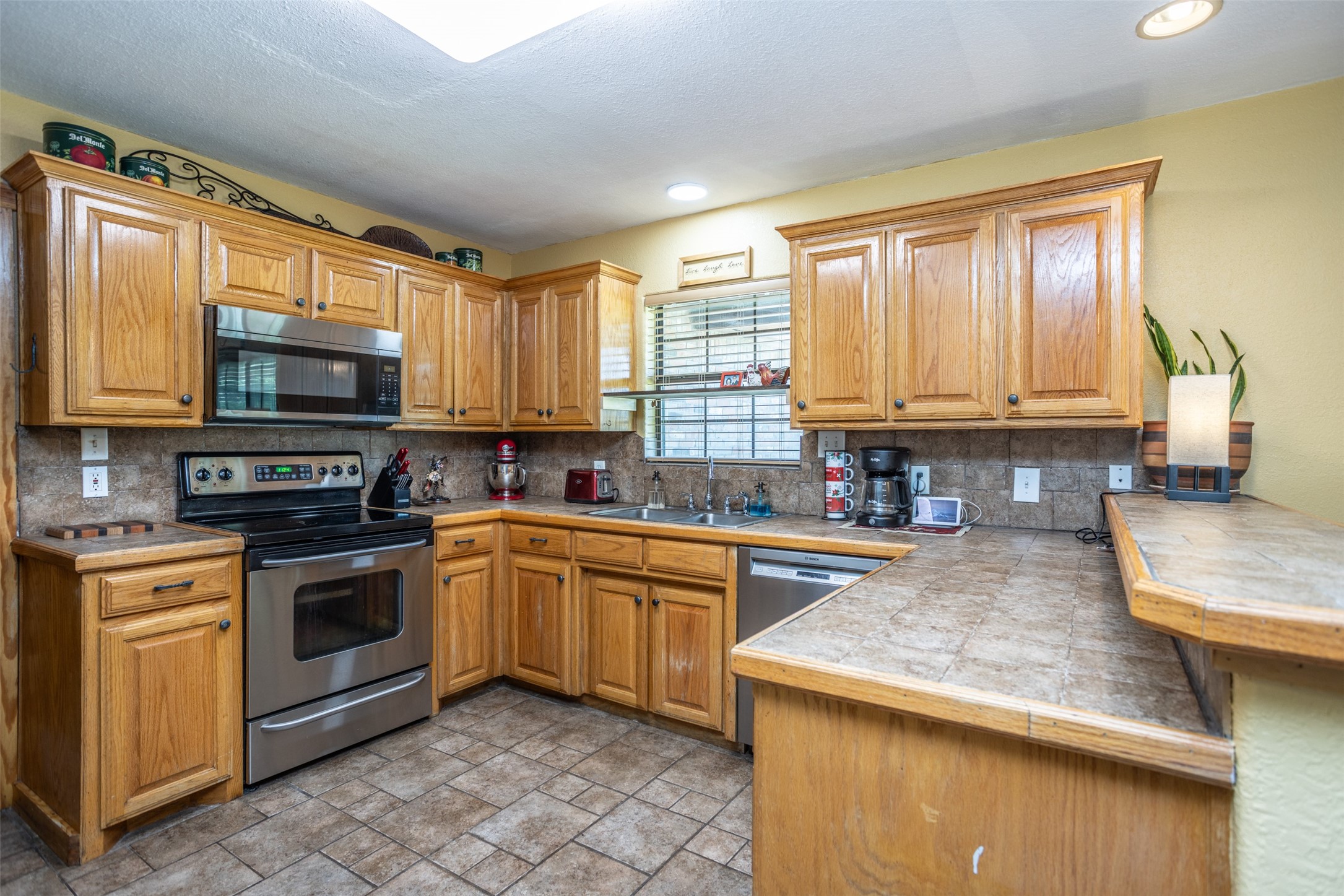 291 Old Spanish Trail Valley View TX 76272