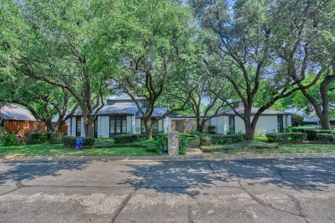 2301 Woodbine Street Arlington TX 76012