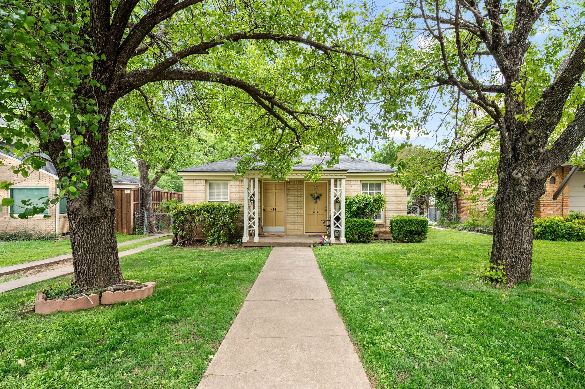 412 N Montreal Dallas TX 75208