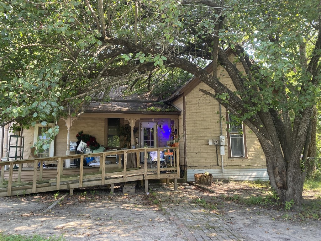 700 E 3rd Street Bonham TX 75418