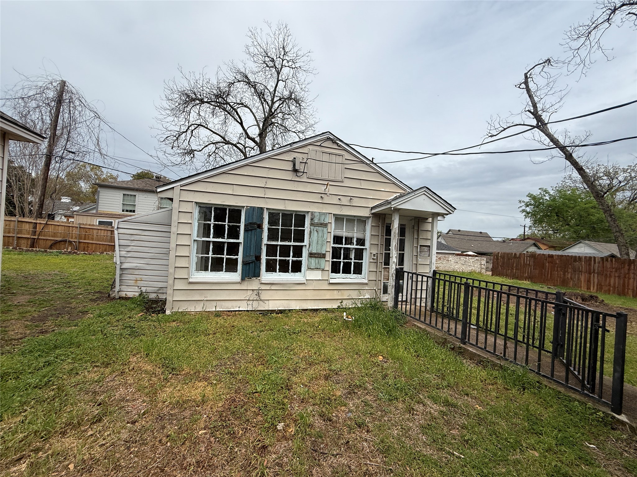 325 W 4th Street Tyler TX 75701