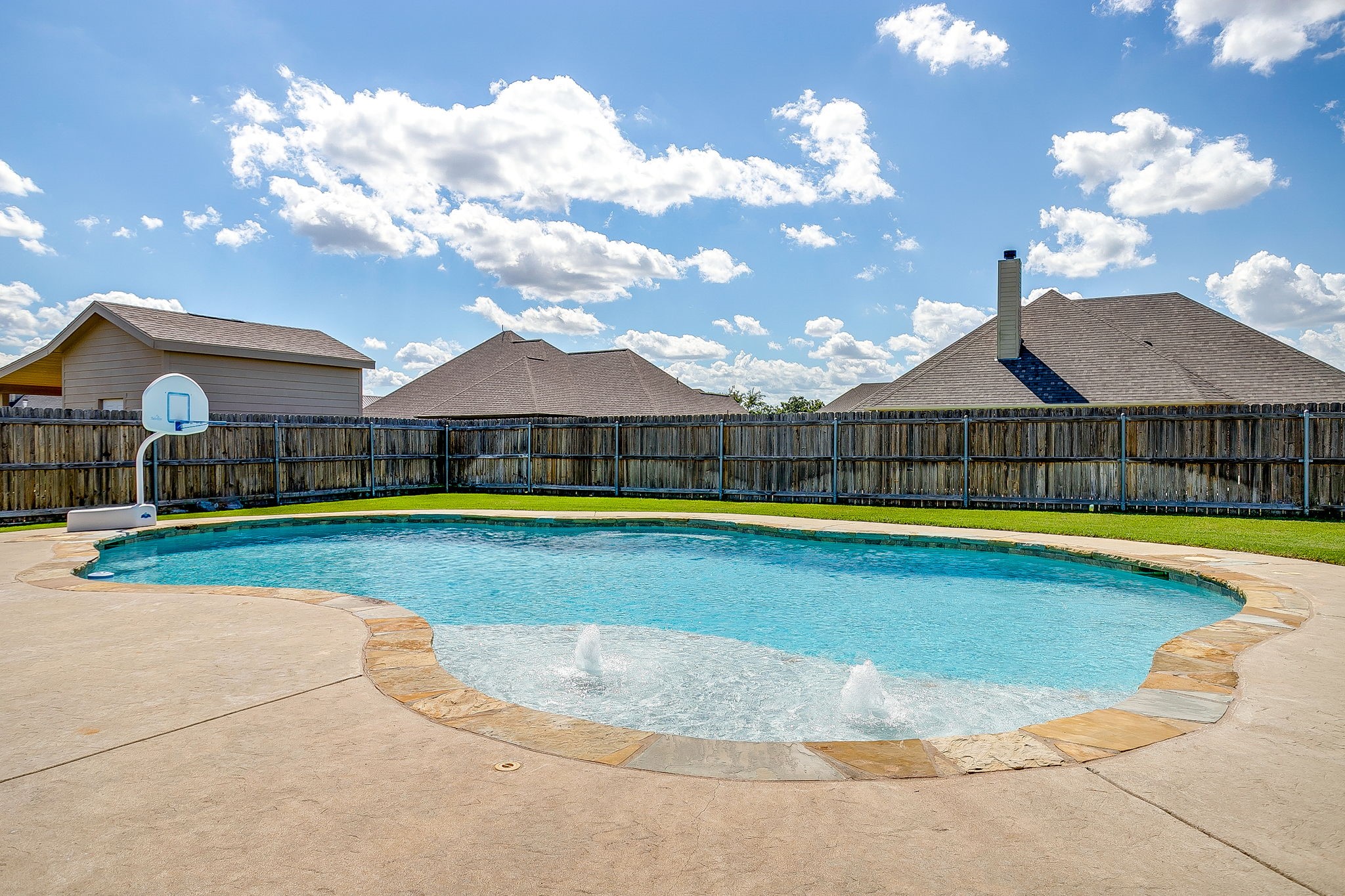 2925 Willow Ridge Circle Granbury TX 76049