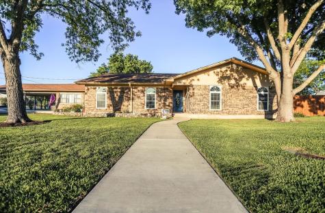 1712 Reynolds Street Goldthwaite TX 76844