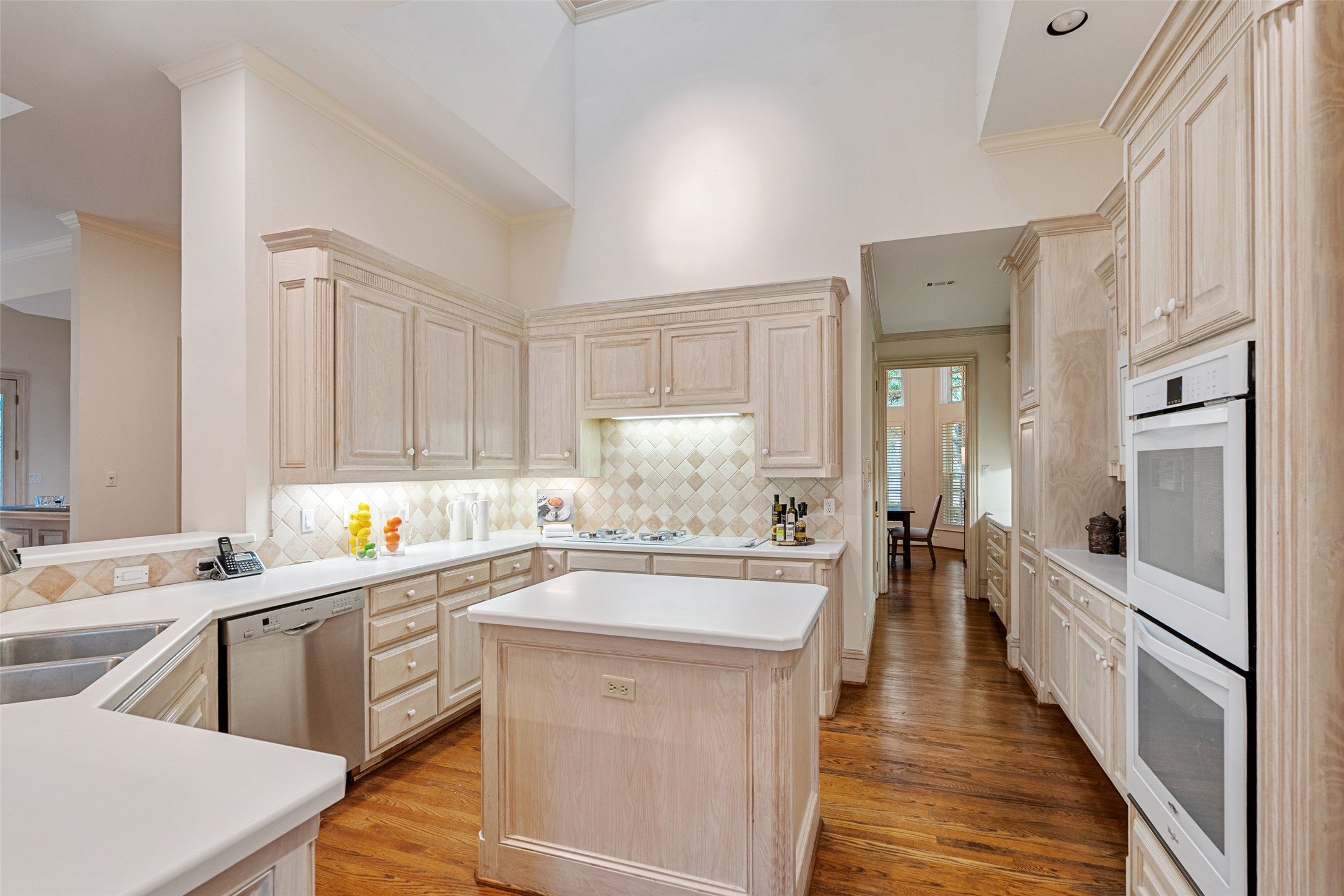 6 Glenheather Court Dallas TX 75225