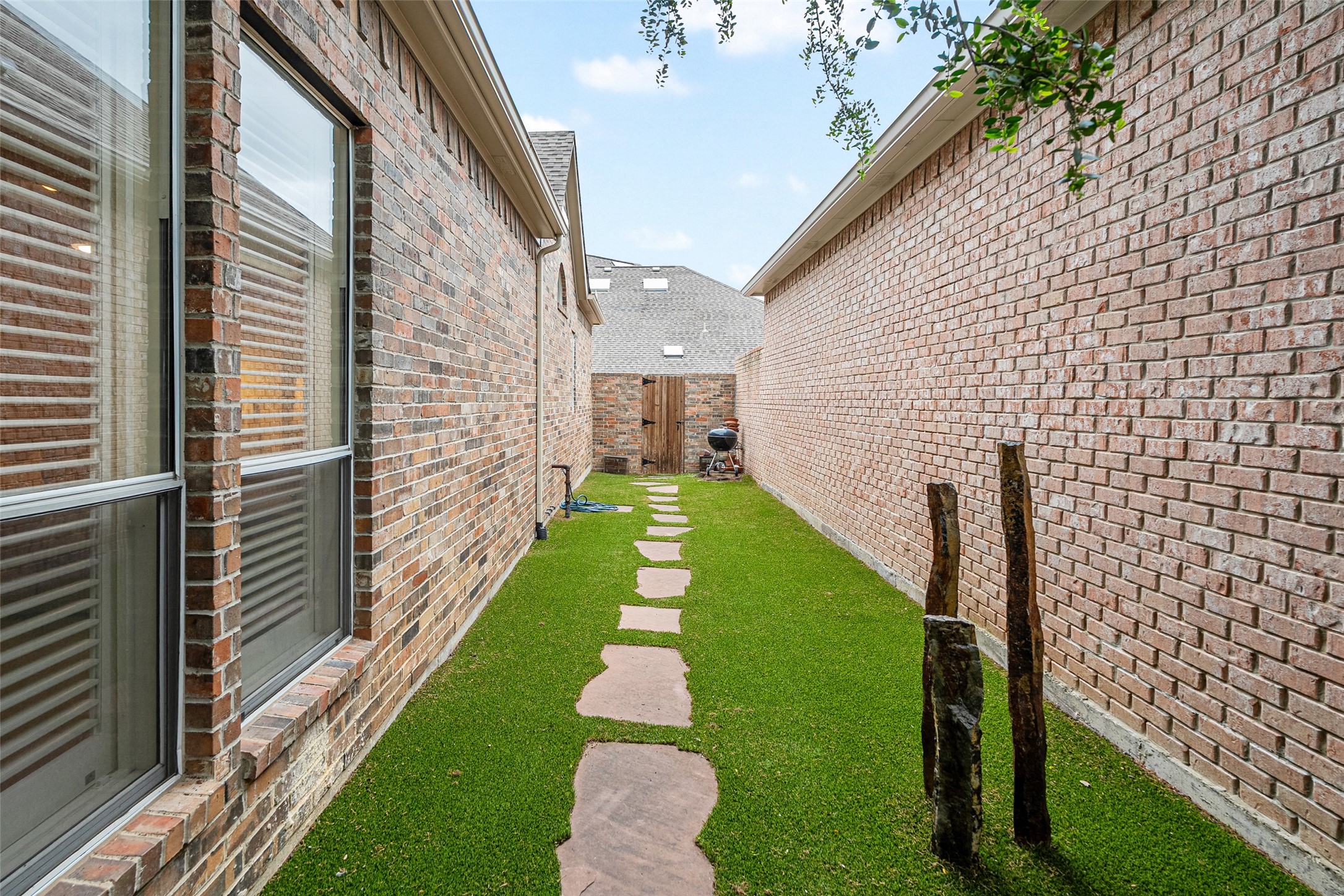 6 Glenheather Court Dallas TX 75225