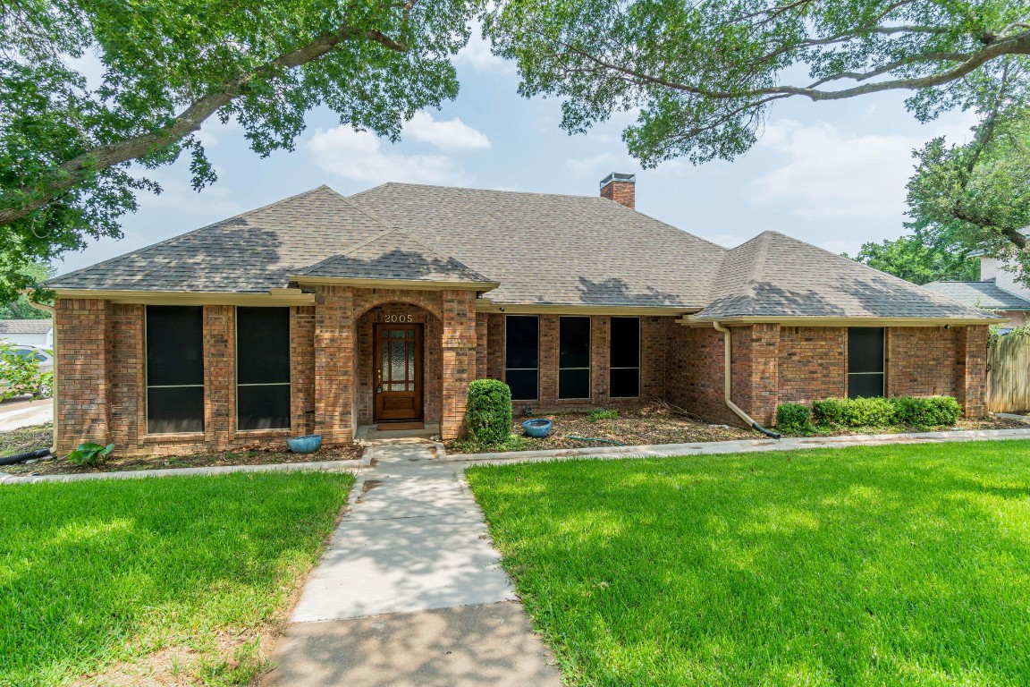 2005 Lakehill Court Arlington TX 76012