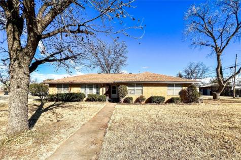 500 N Tackitt Street Seymour TX 76380