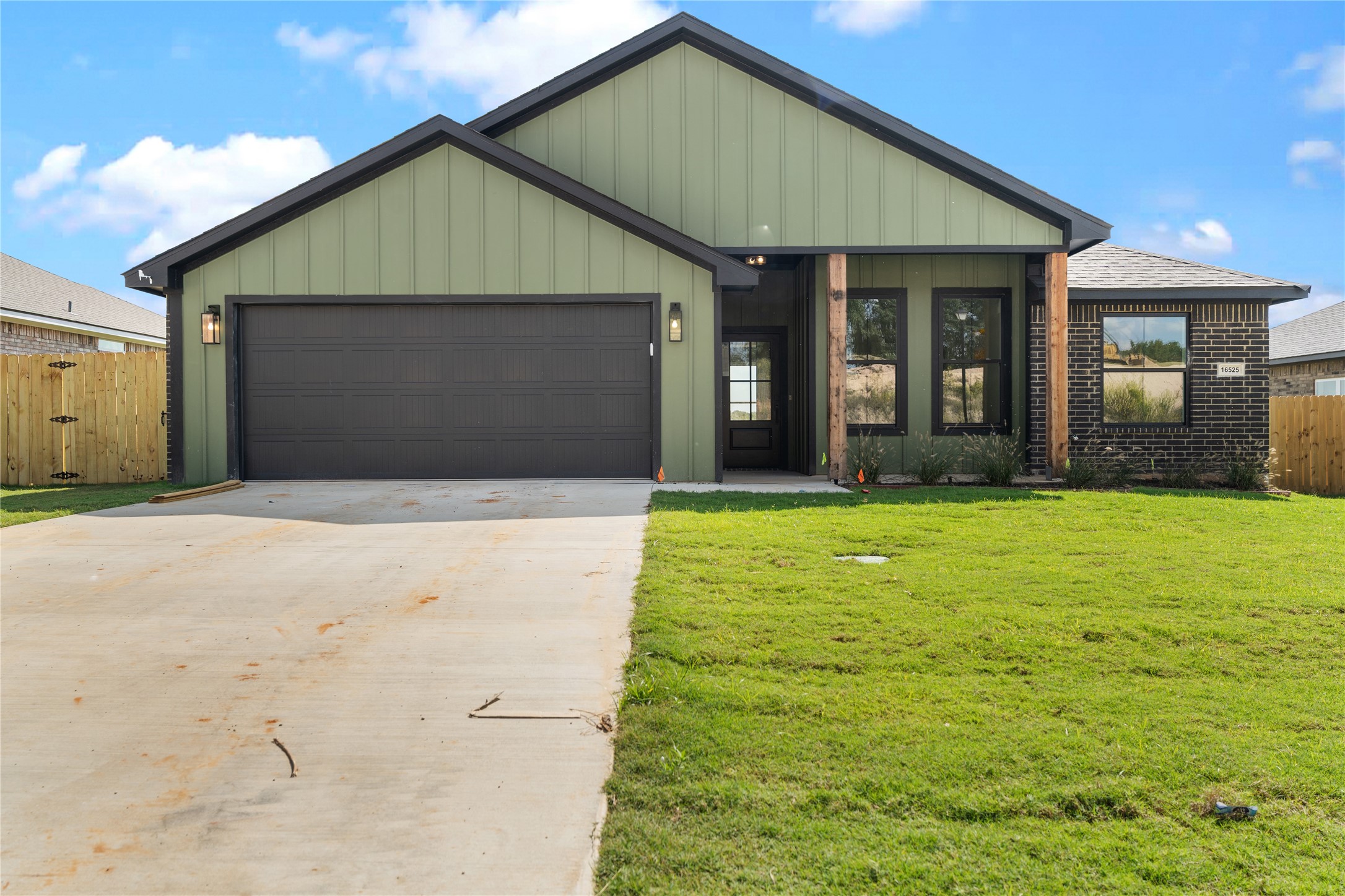 16525 Crossing Circle Lindale TX 75771