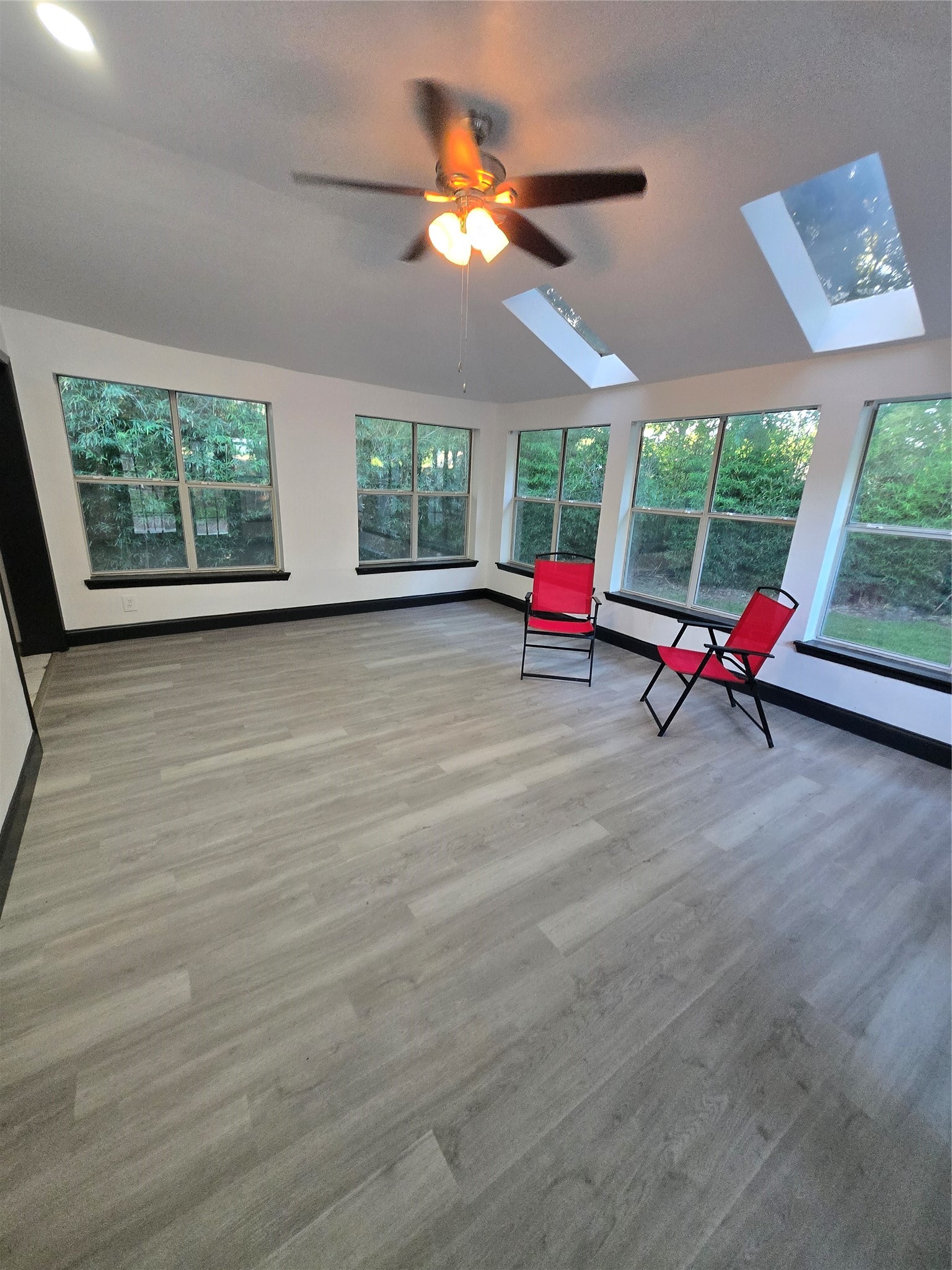 715 N Deerfield Circle Arlington TX 76015