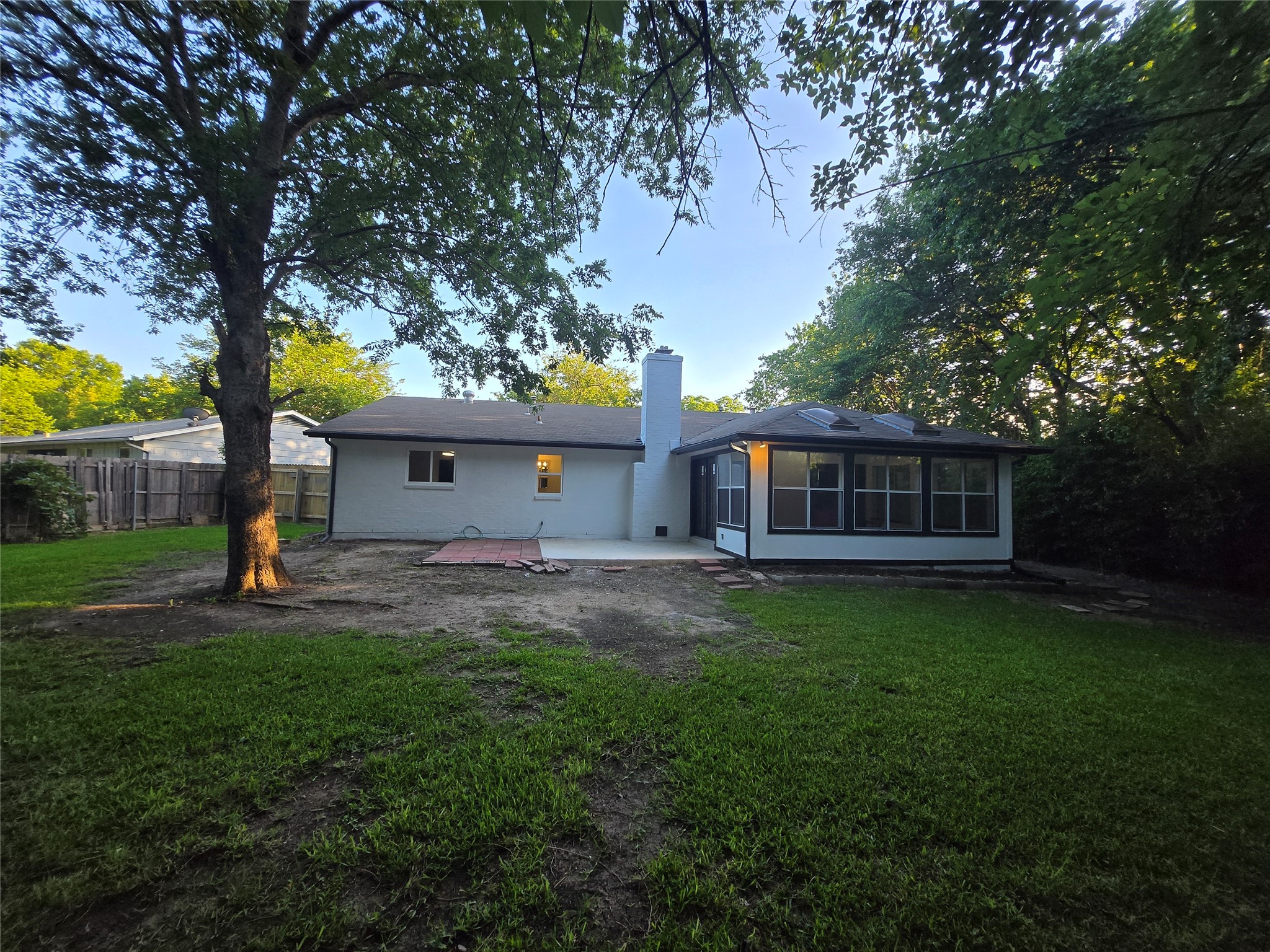 715 N Deerfield Circle Arlington TX 76015