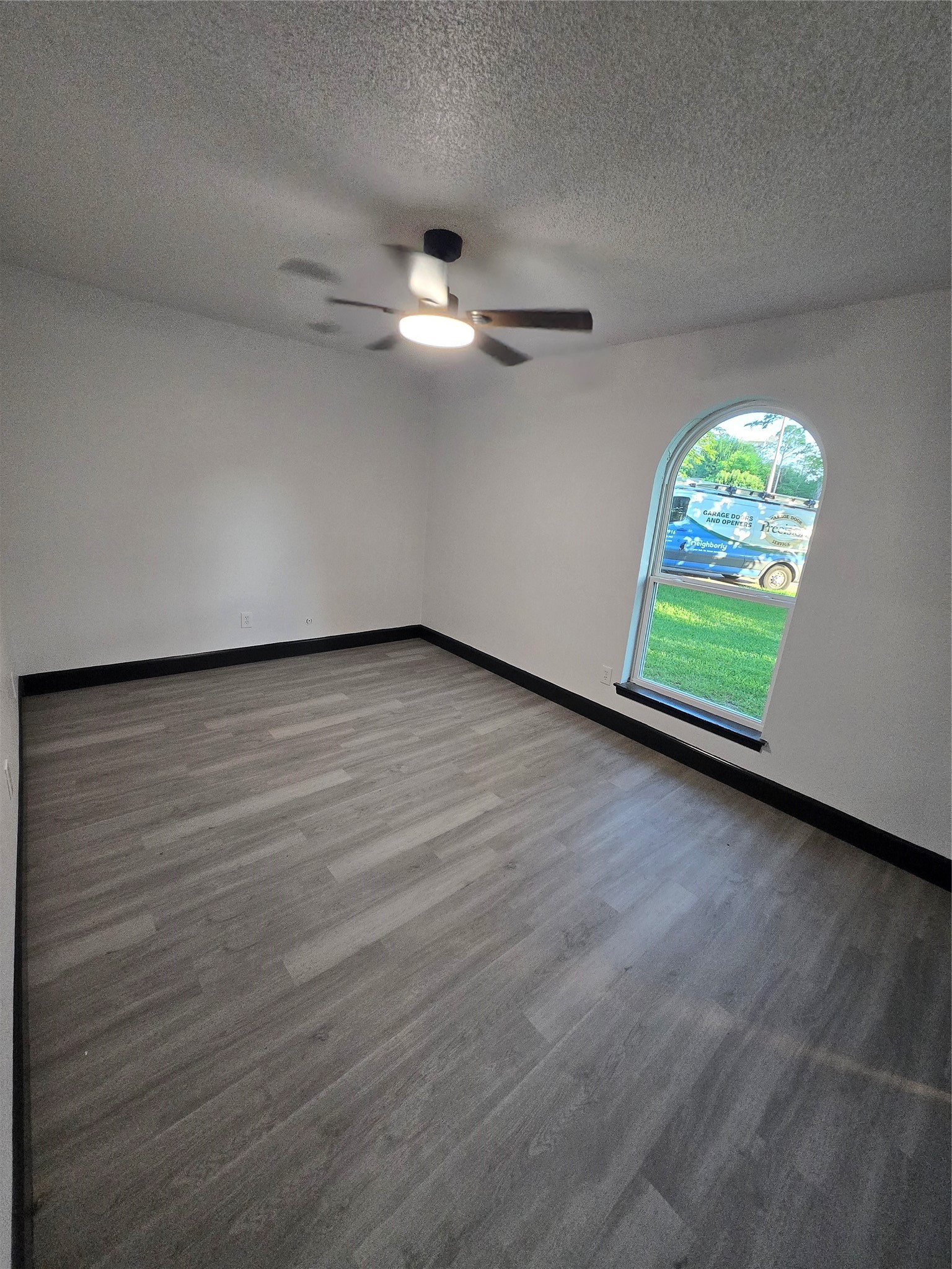 715 N Deerfield Circle Arlington TX 76015