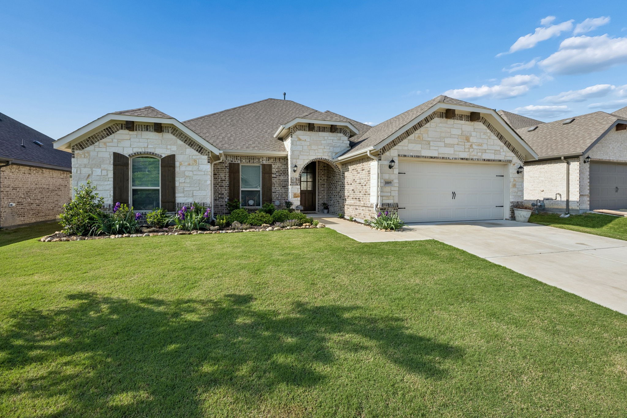 1009 Moss Grove Trail Justin TX 76247