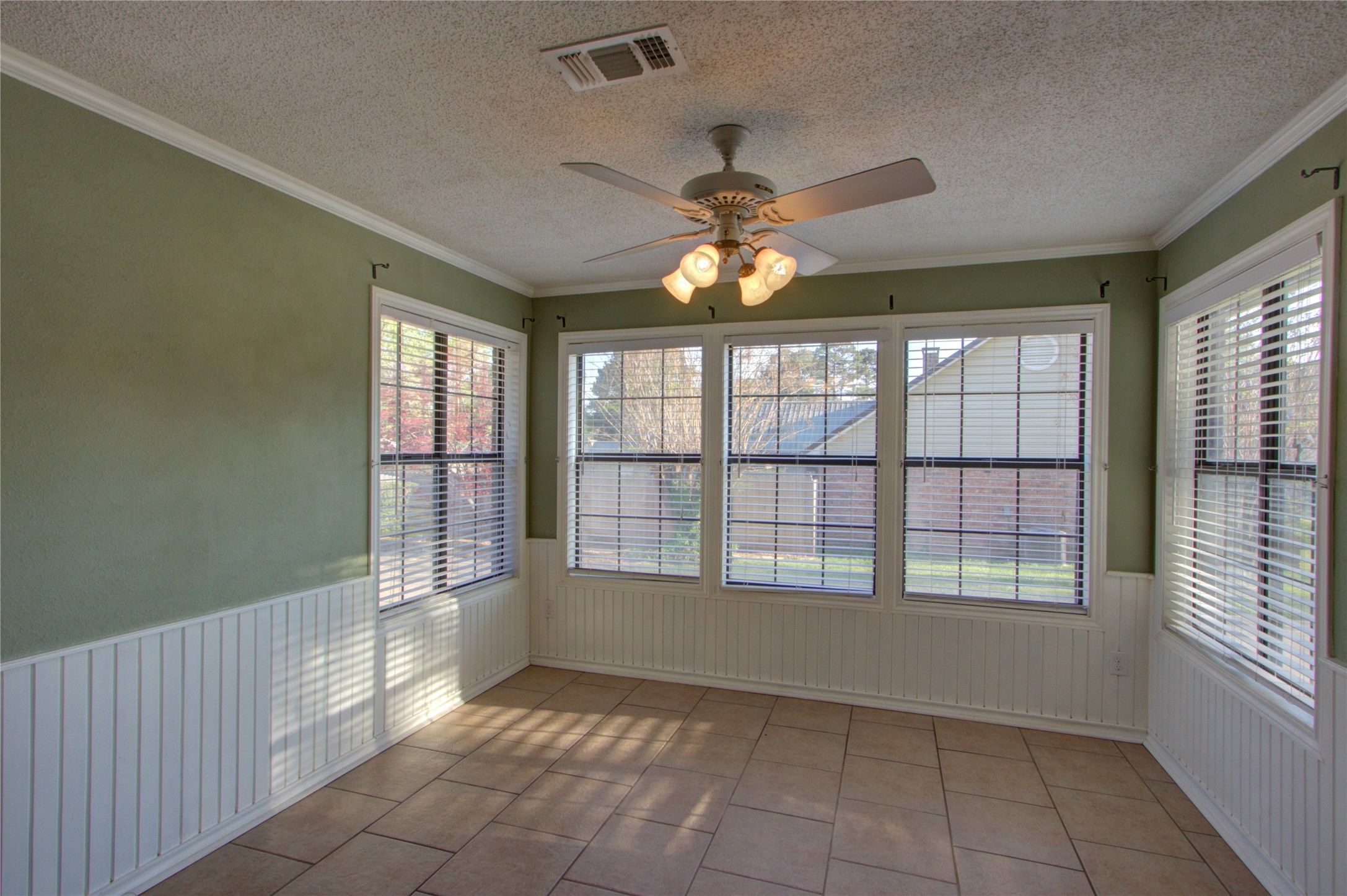 325 Loma Linda Wake Village TX 75501
