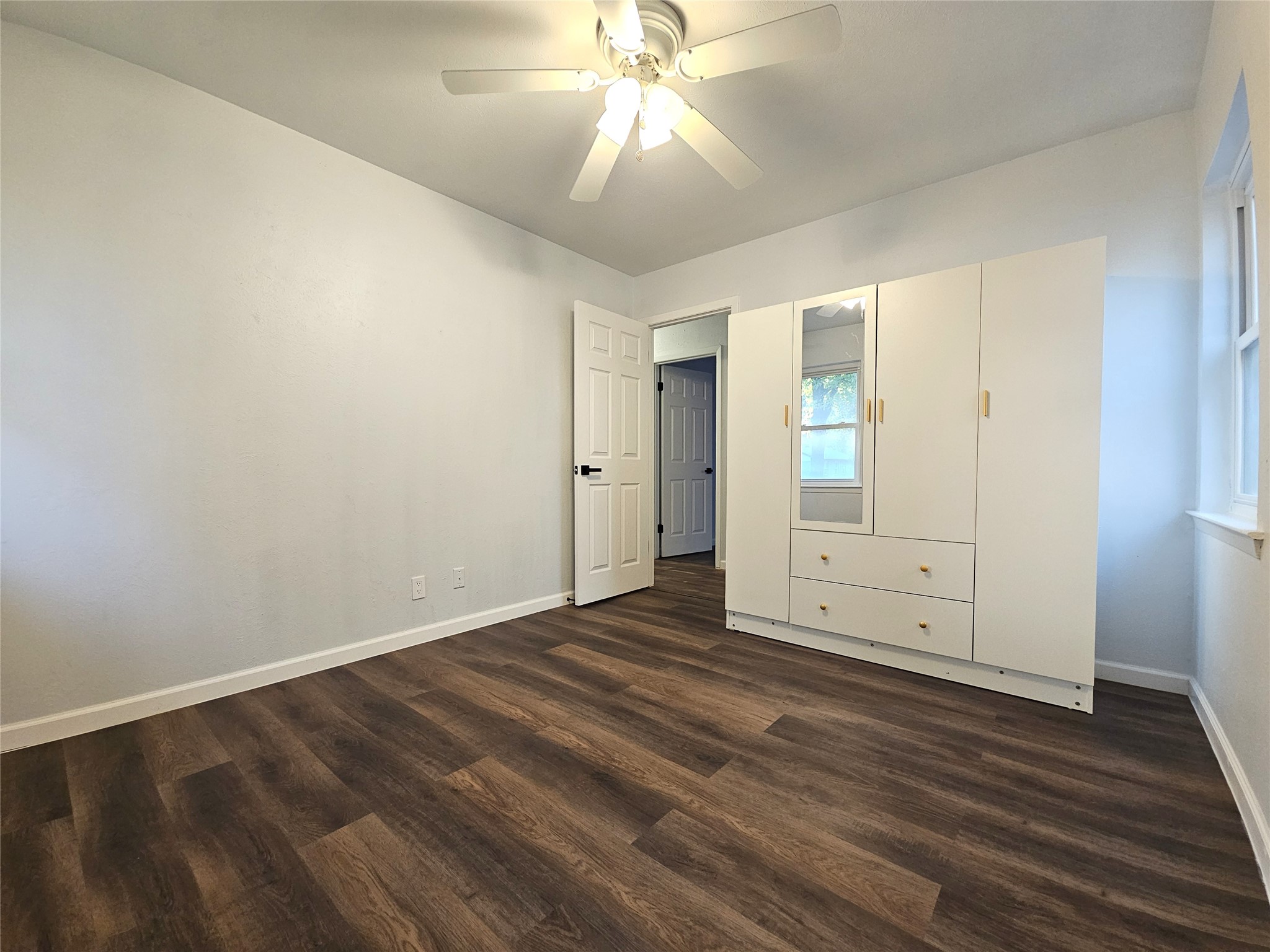 604 Bayless Drive Euless TX 76040