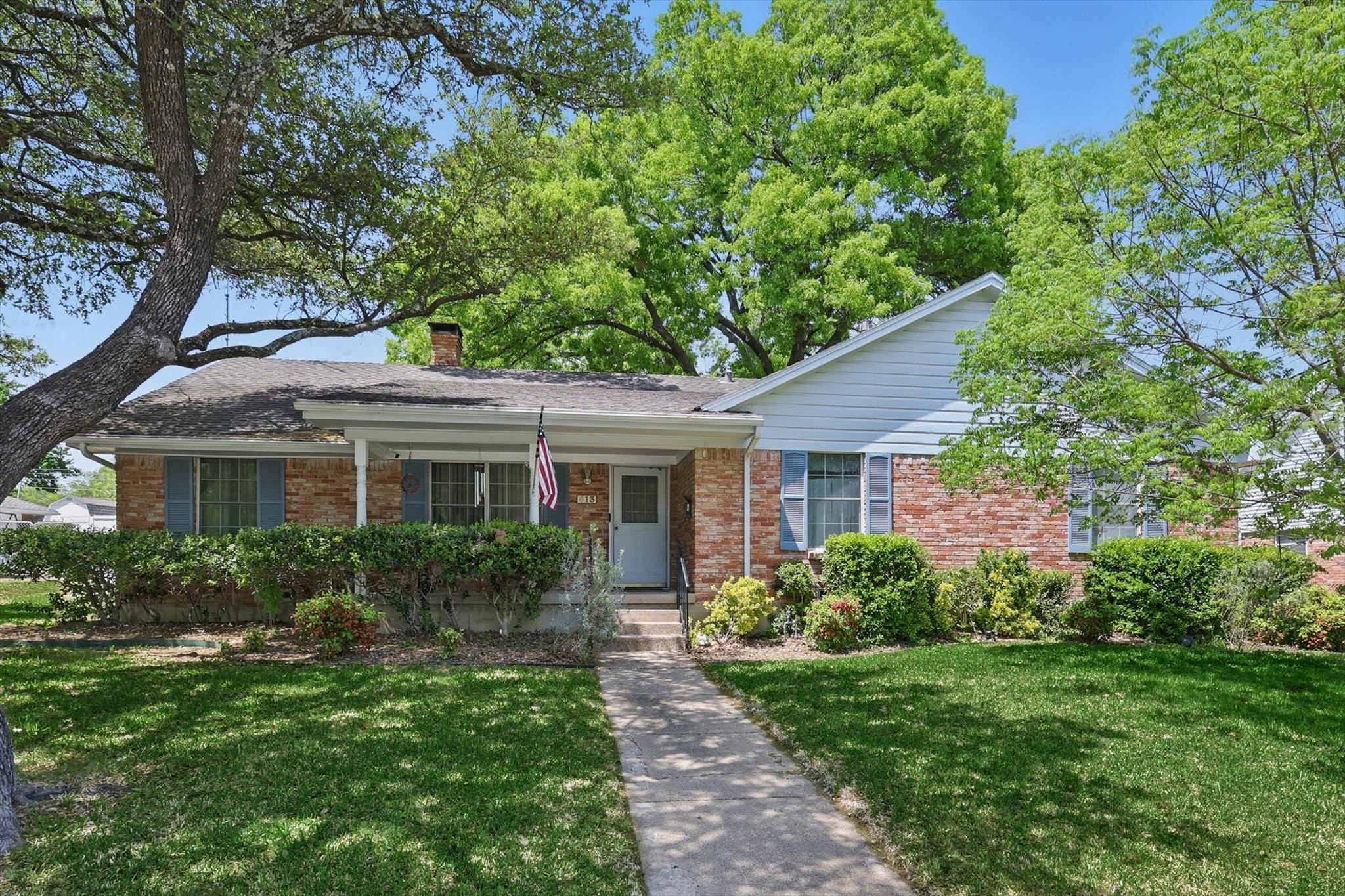 613 Carroll Drive Garland TX 75041