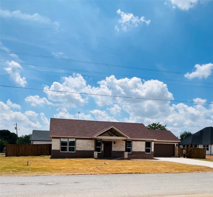 2405 Creek Drive Granbury TX 76048