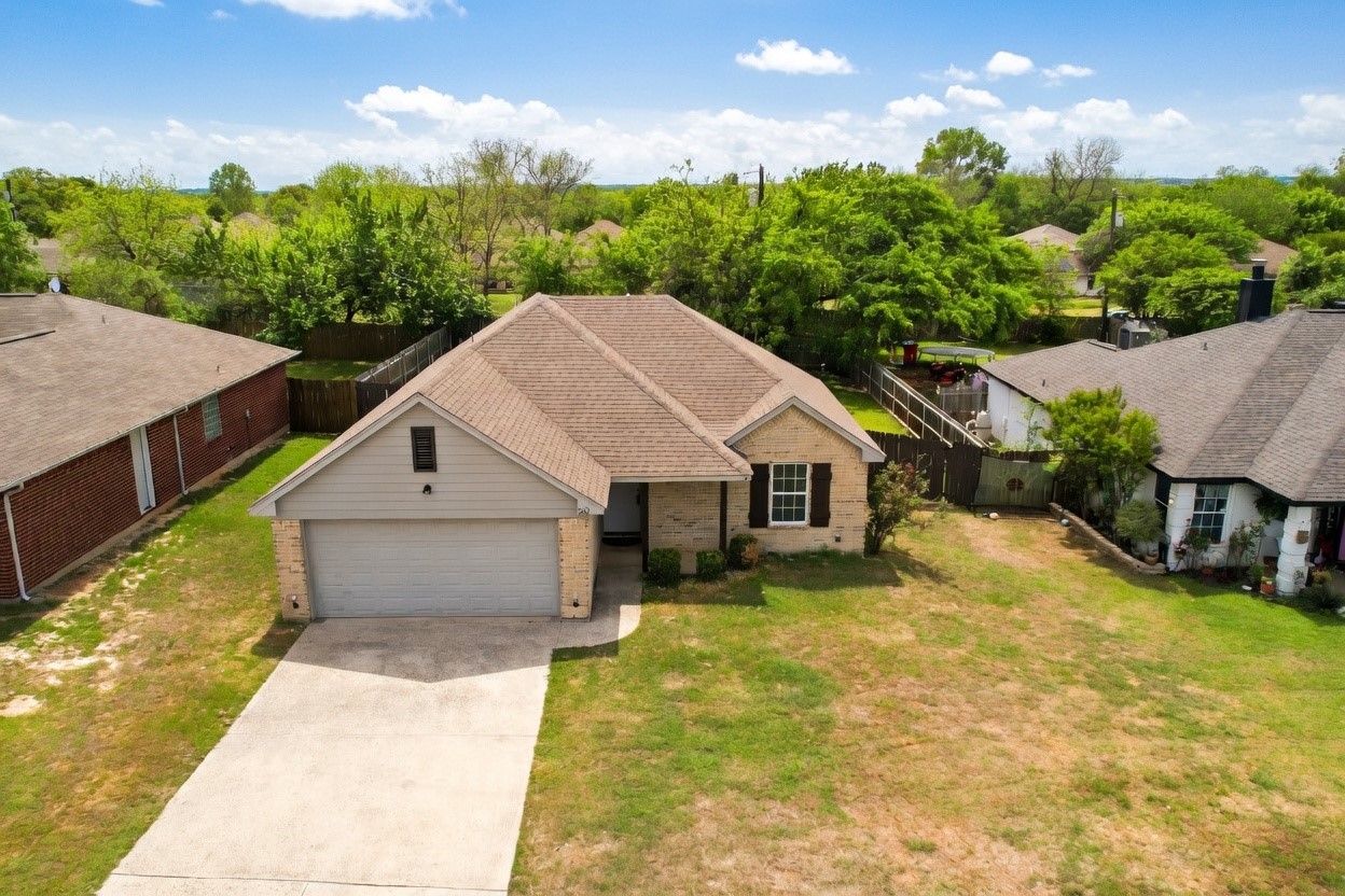 502 Railey Cove Springtown TX 76082