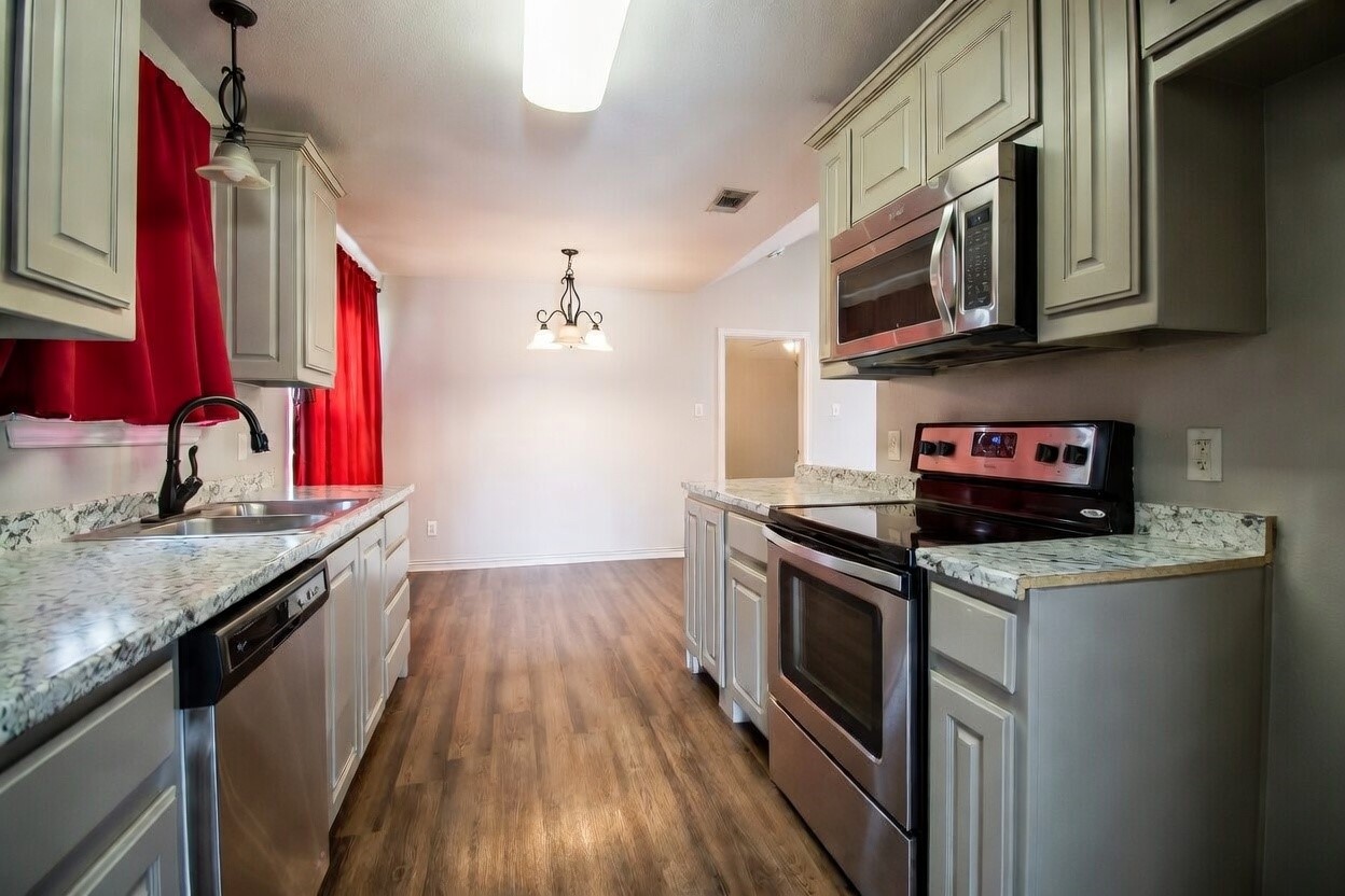502 Railey Cove Springtown TX 76082