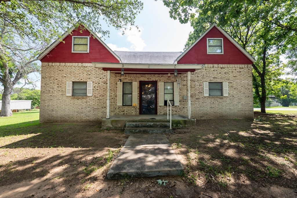 318 W Ross Street Gorman TX 76454