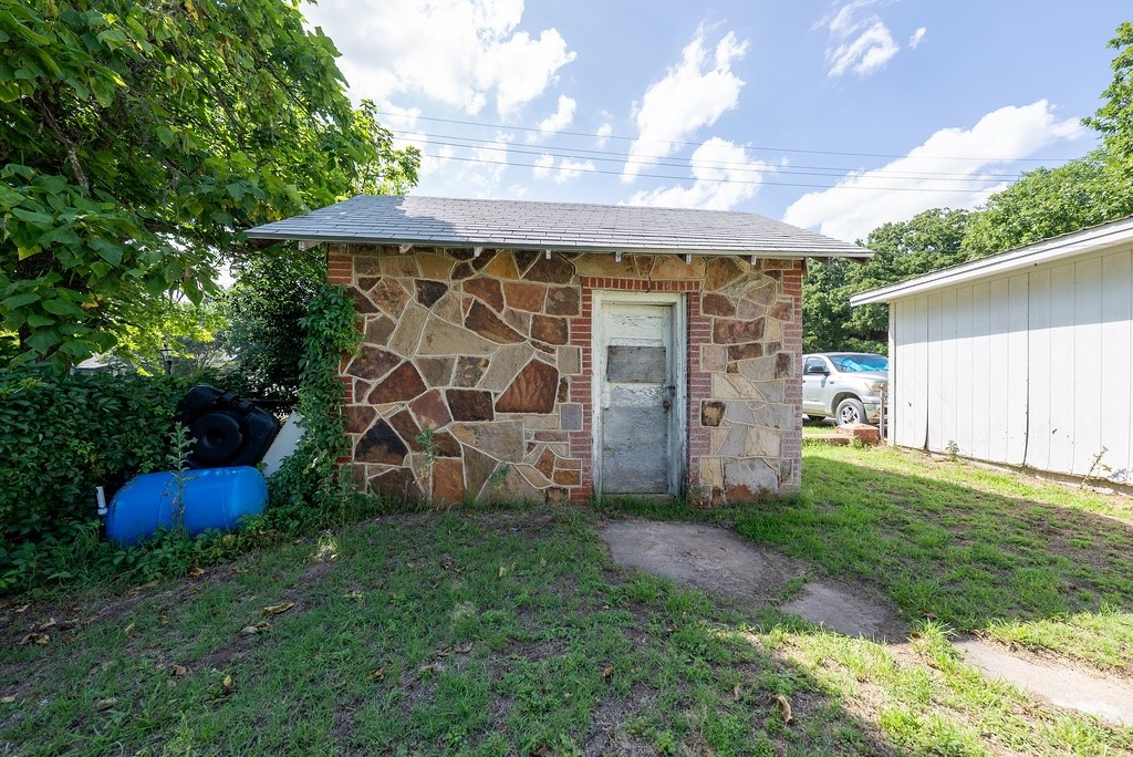 318 W Ross Street Gorman TX 76454