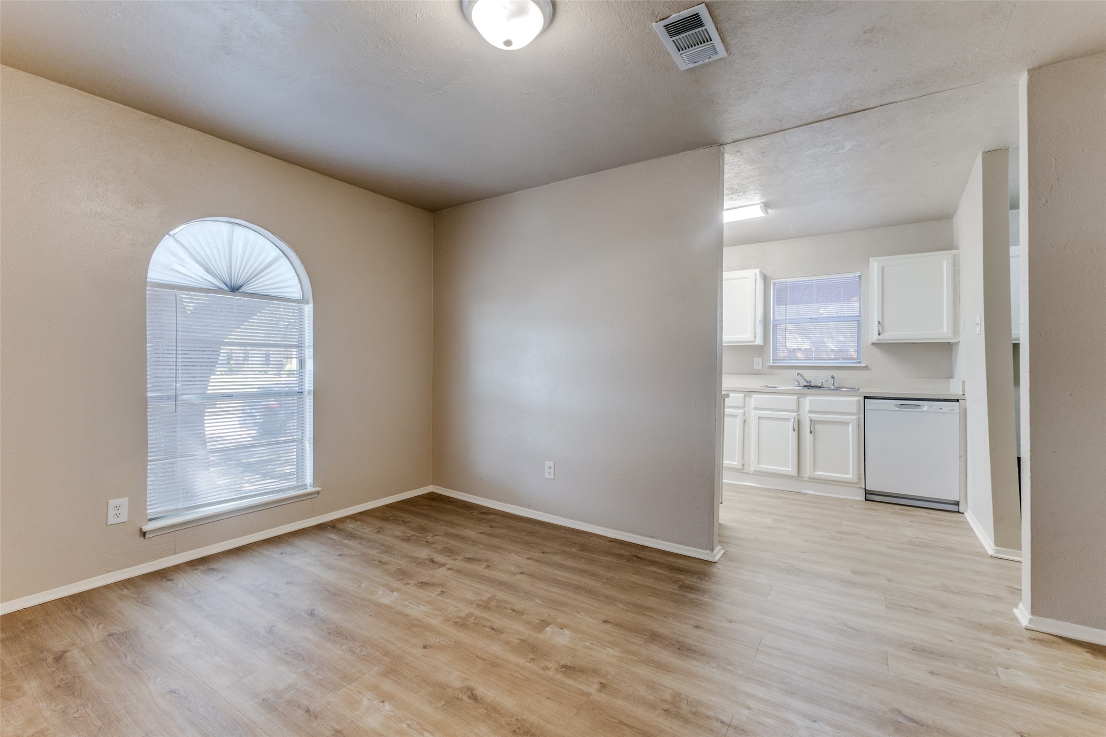 4426 Mayflower Drive Garland TX 75043