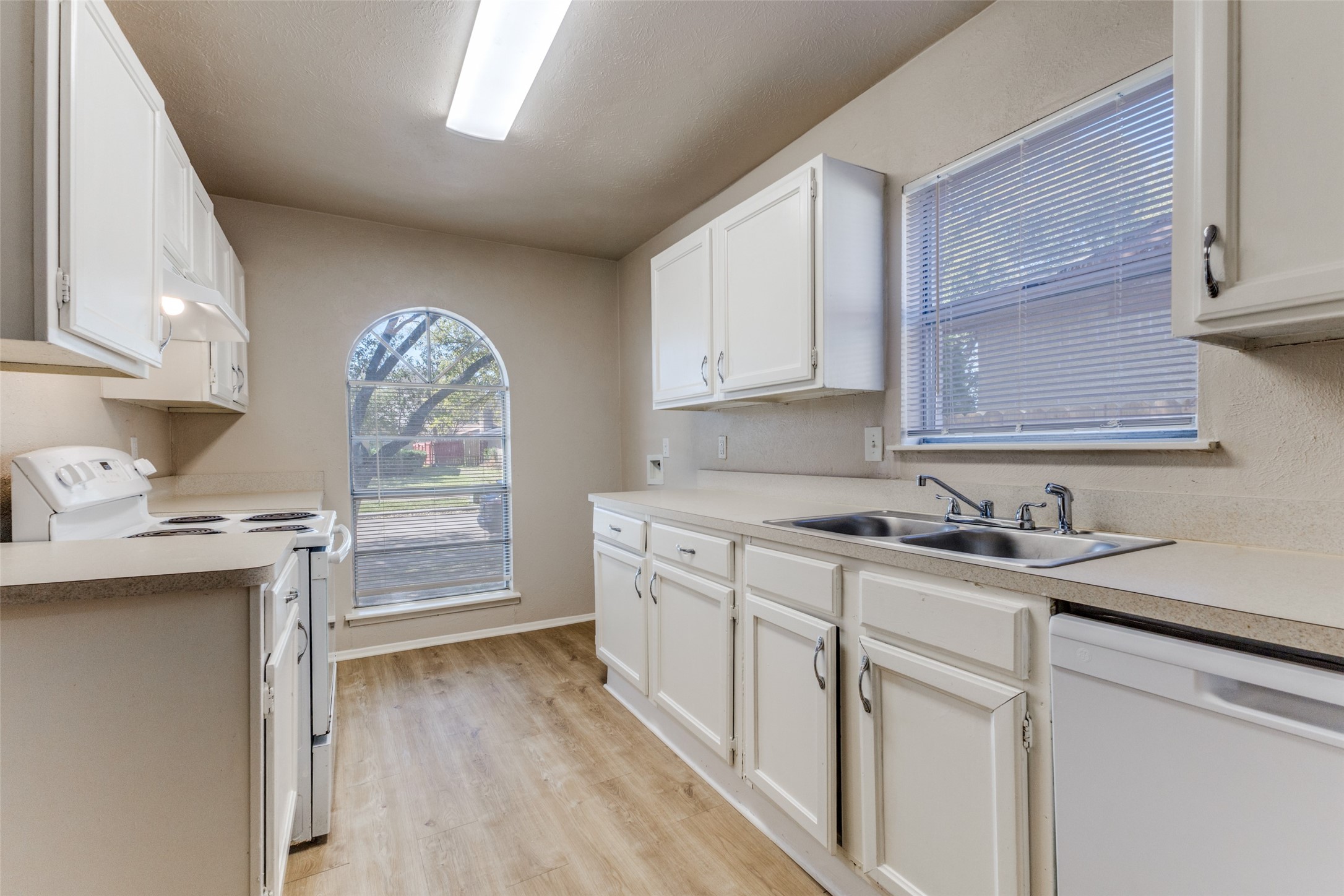 4426 Mayflower Drive Garland TX 75043