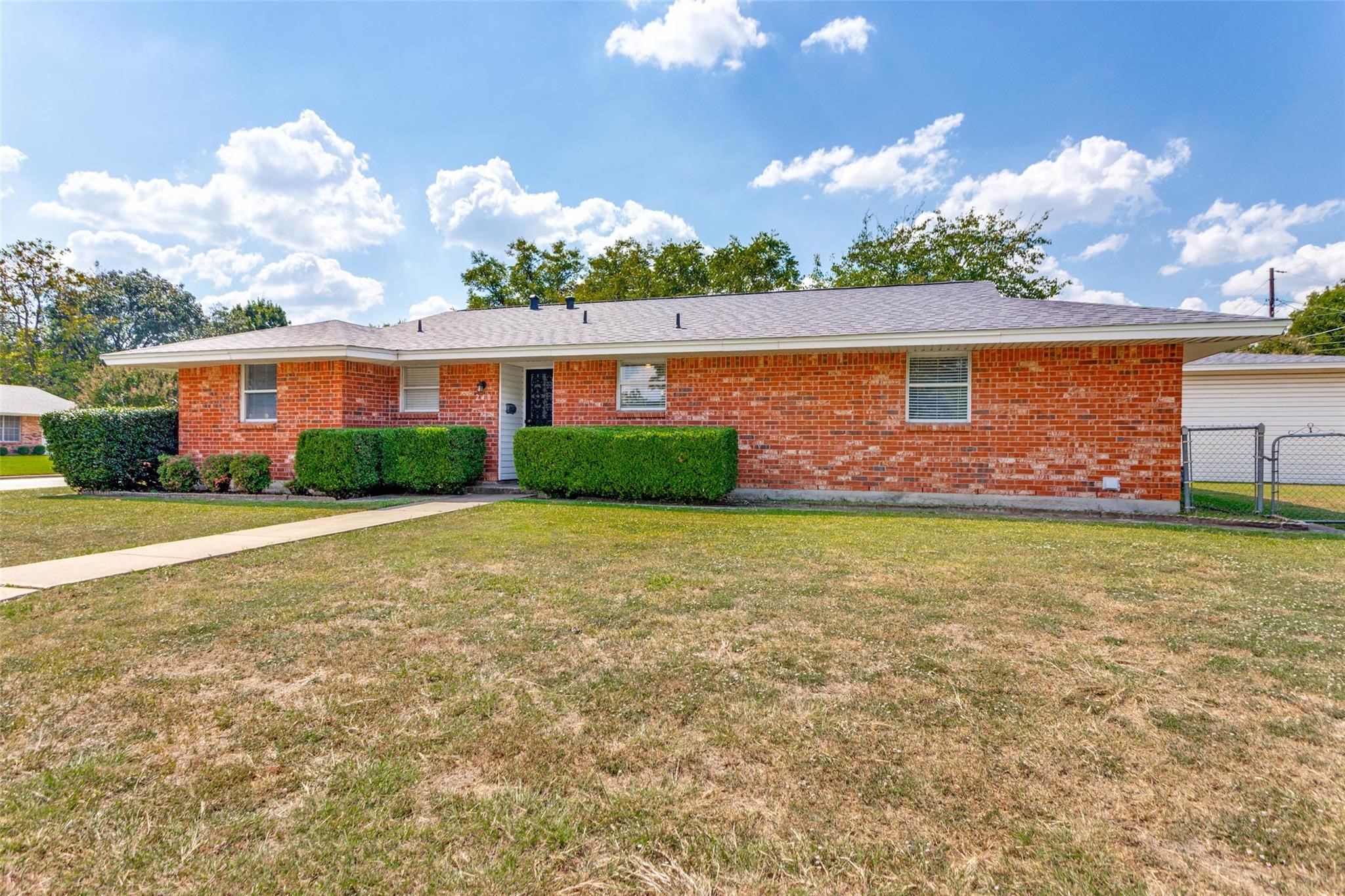 240 Smith Street Burleson TX 76028