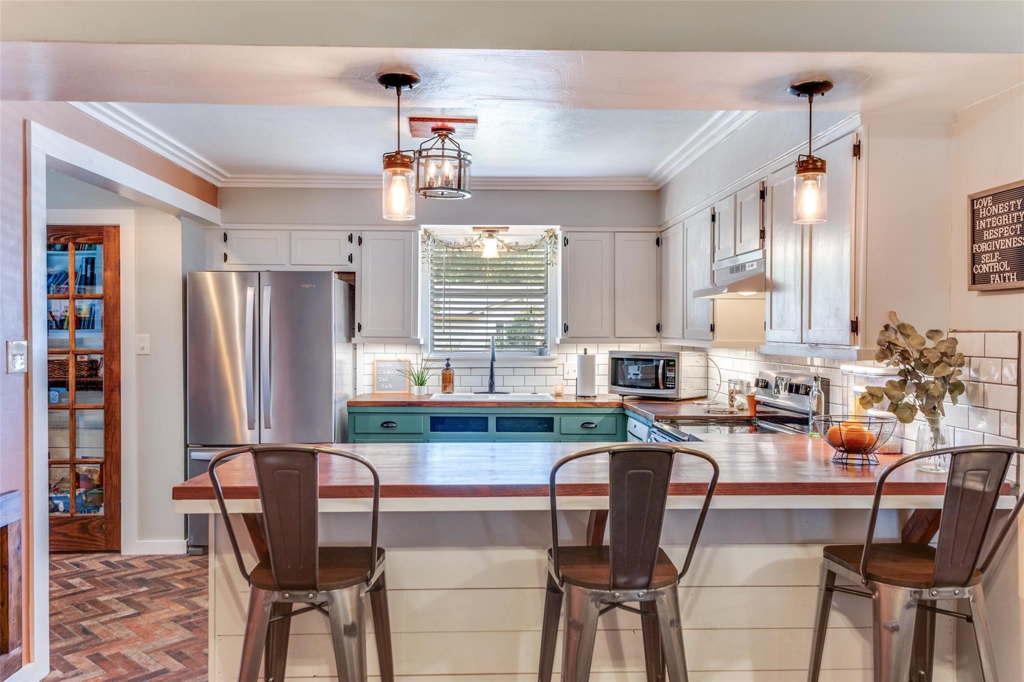 240 Smith Street Burleson TX 76028