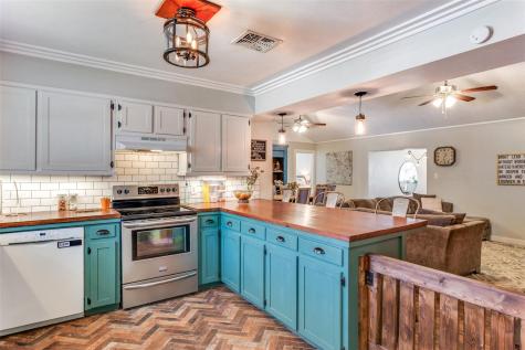 240 Smith Street Burleson TX 76028