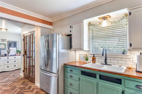 240 Smith Street Burleson TX 76028