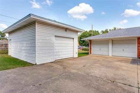 240 Smith Street Burleson TX 76028